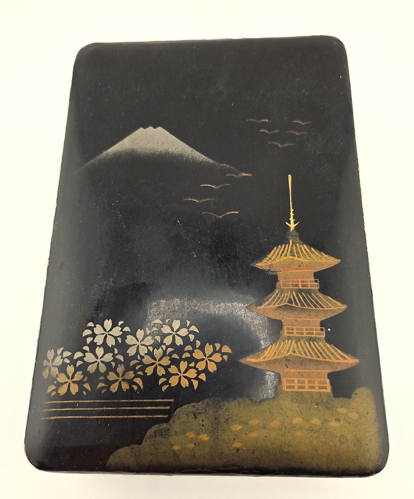 Vintage Japanese Black Lacquer Trinket Box Mt Fuji Pagoda Red Velvet Japan As Is Vintage Japanese Black Lacquer Trinket Box Mt Fuji Pagoda Red Velvet Japan As Is