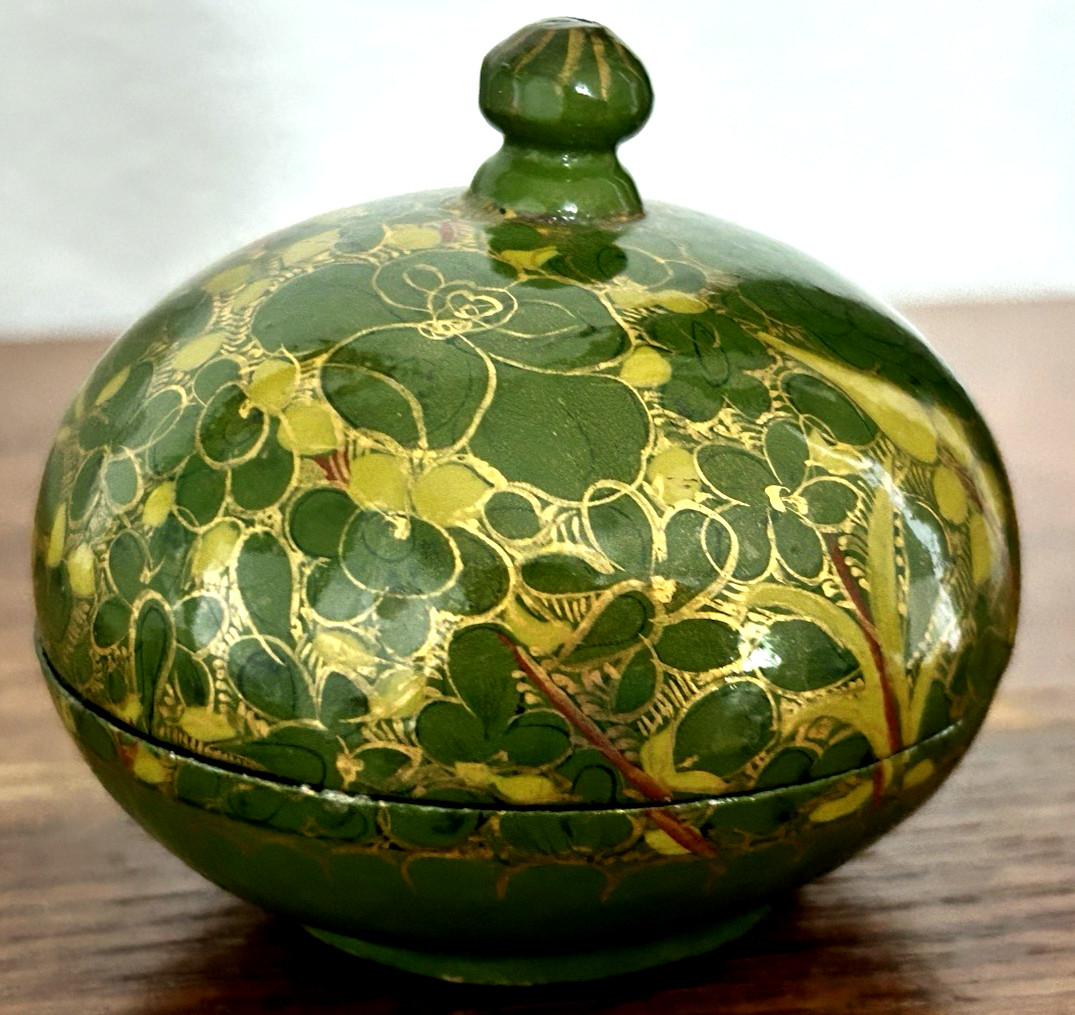 Vintage Kashmir Paper Mache Lacquer Green/Gold Handpainted Trinket Box India Vintage Kashmir Paper Mache Lacquer Green/Gold Handpainted Trinket Box India