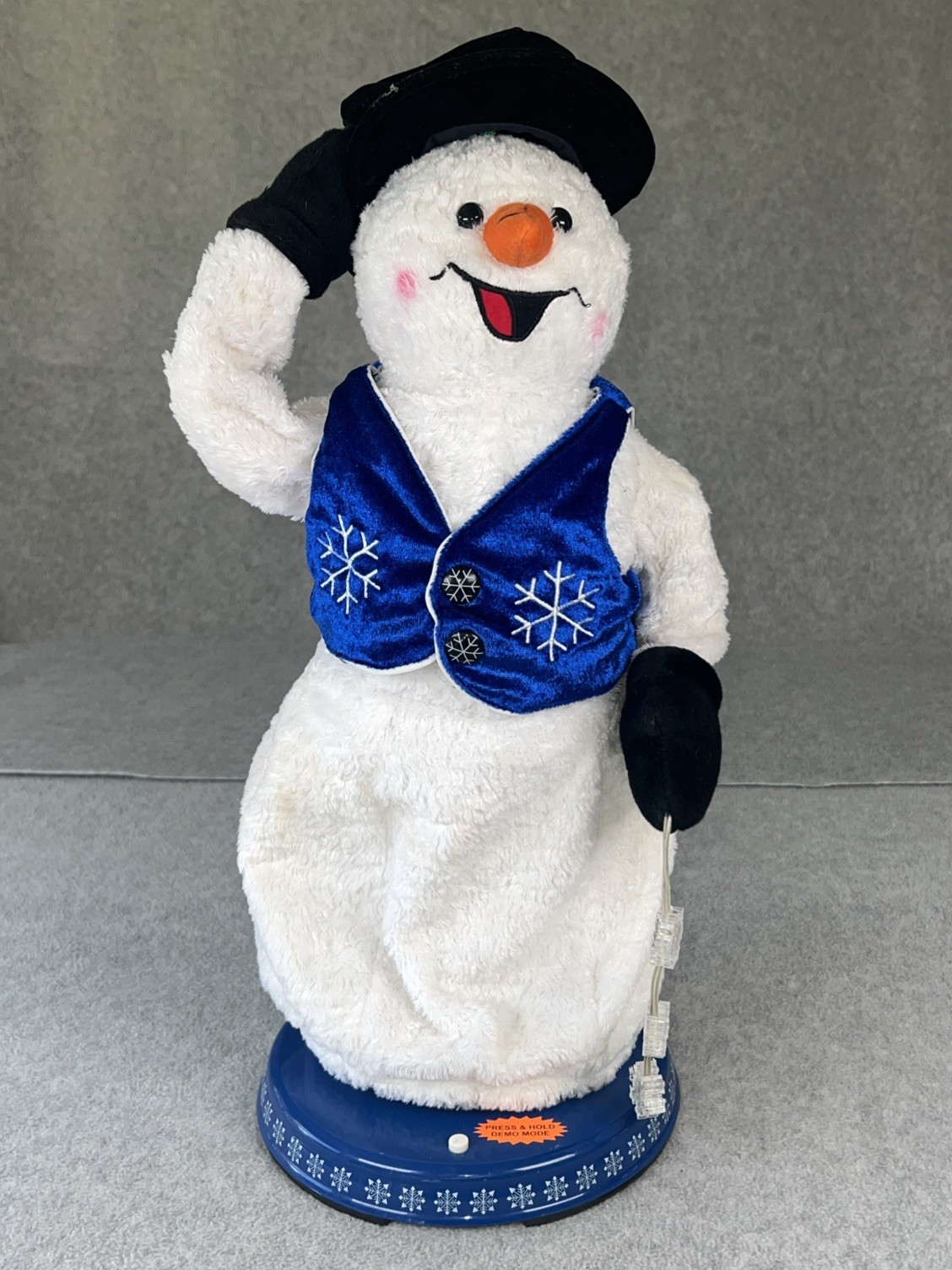 Vintage 2002 Gemmy Holiday Spinning Snowflake Blue Vest Animated Snowman *READ*