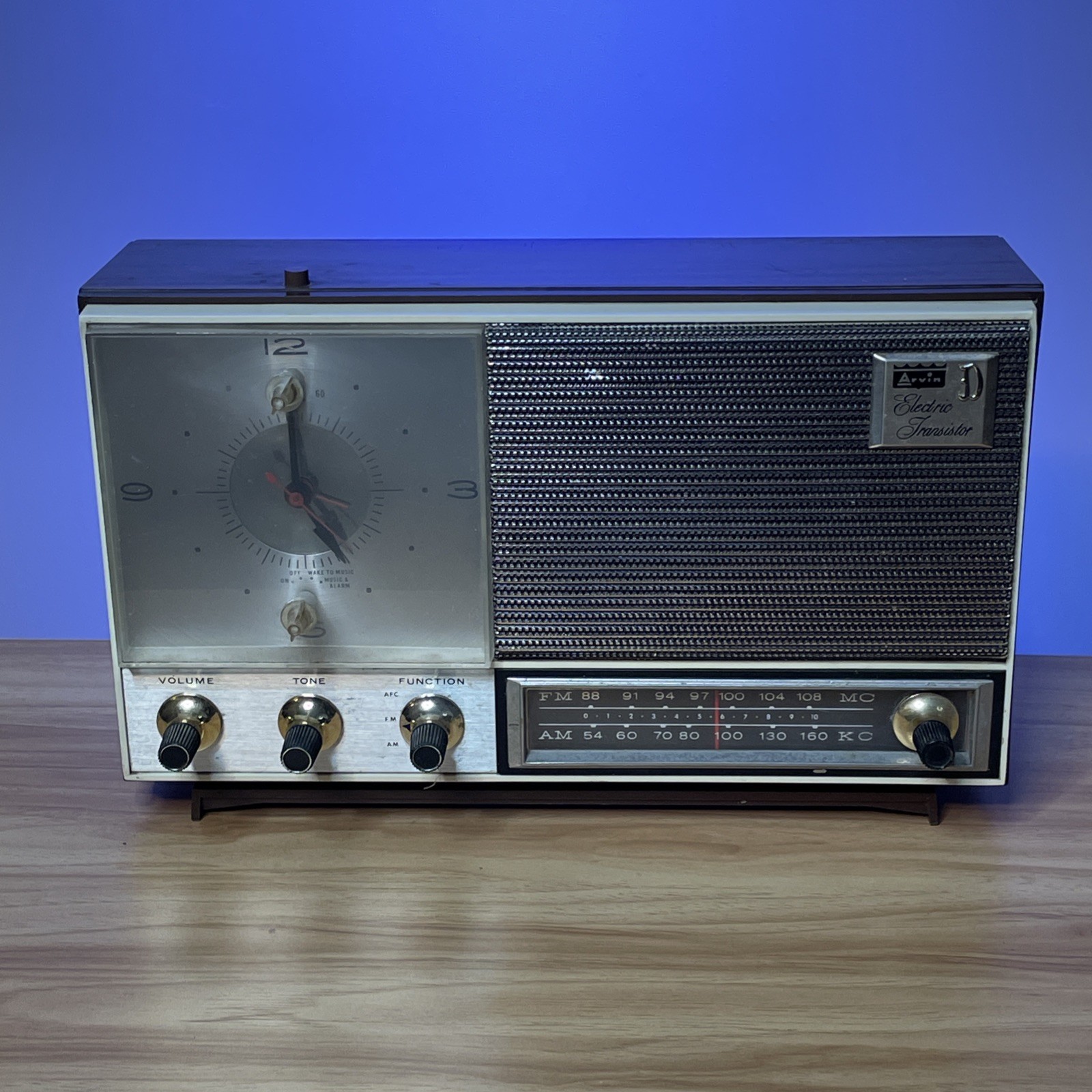 Vintage Arvin Model 46R48 AM/FM Vintage 1966 Table Radio tested, Works Vintage Arvin Model 46R48 AM/FM Vintage 1966 Table Radio tested, Works
