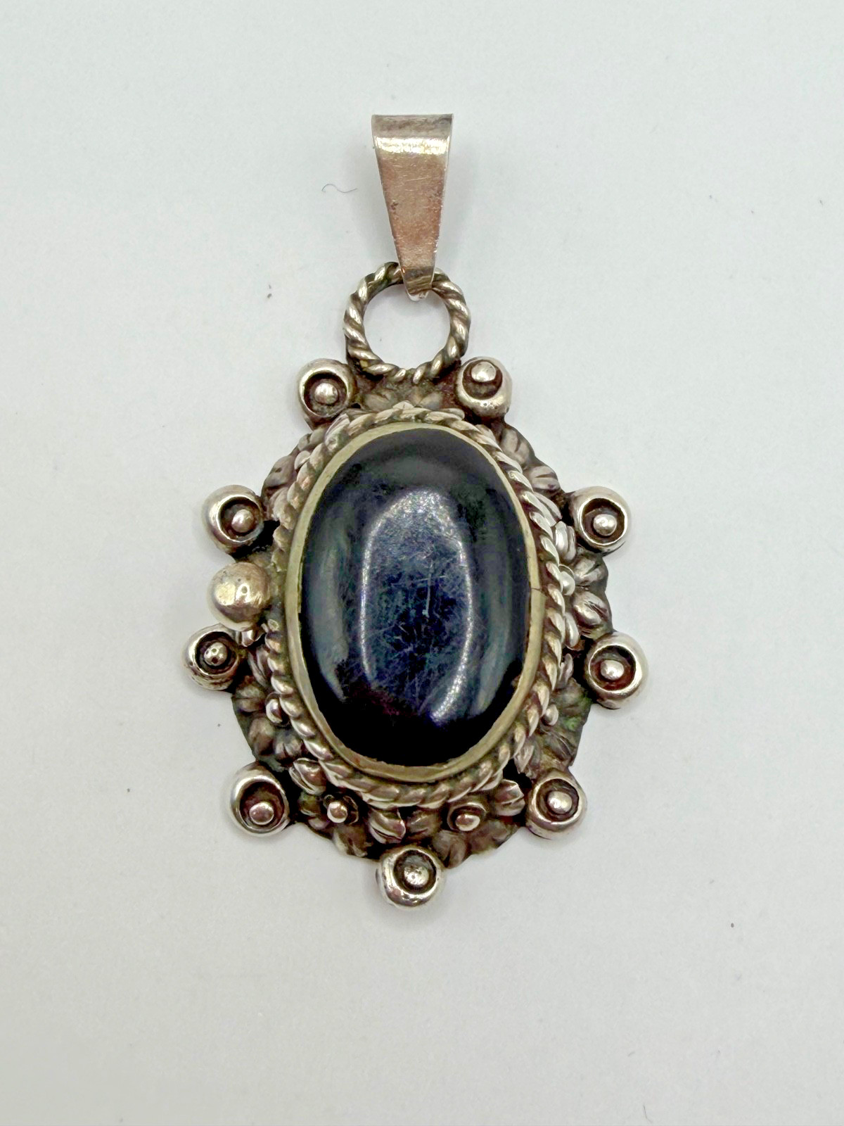 VINTAGE TAXCO STERLING SILVER 925 BLACK ONYX PILL HOLDER SOLID PERFUME PENDANT VINTAGE TAXCO STERLING SILVER 925 BLACK ONYX PILL HOLDER SOLID PERFUME PENDANT