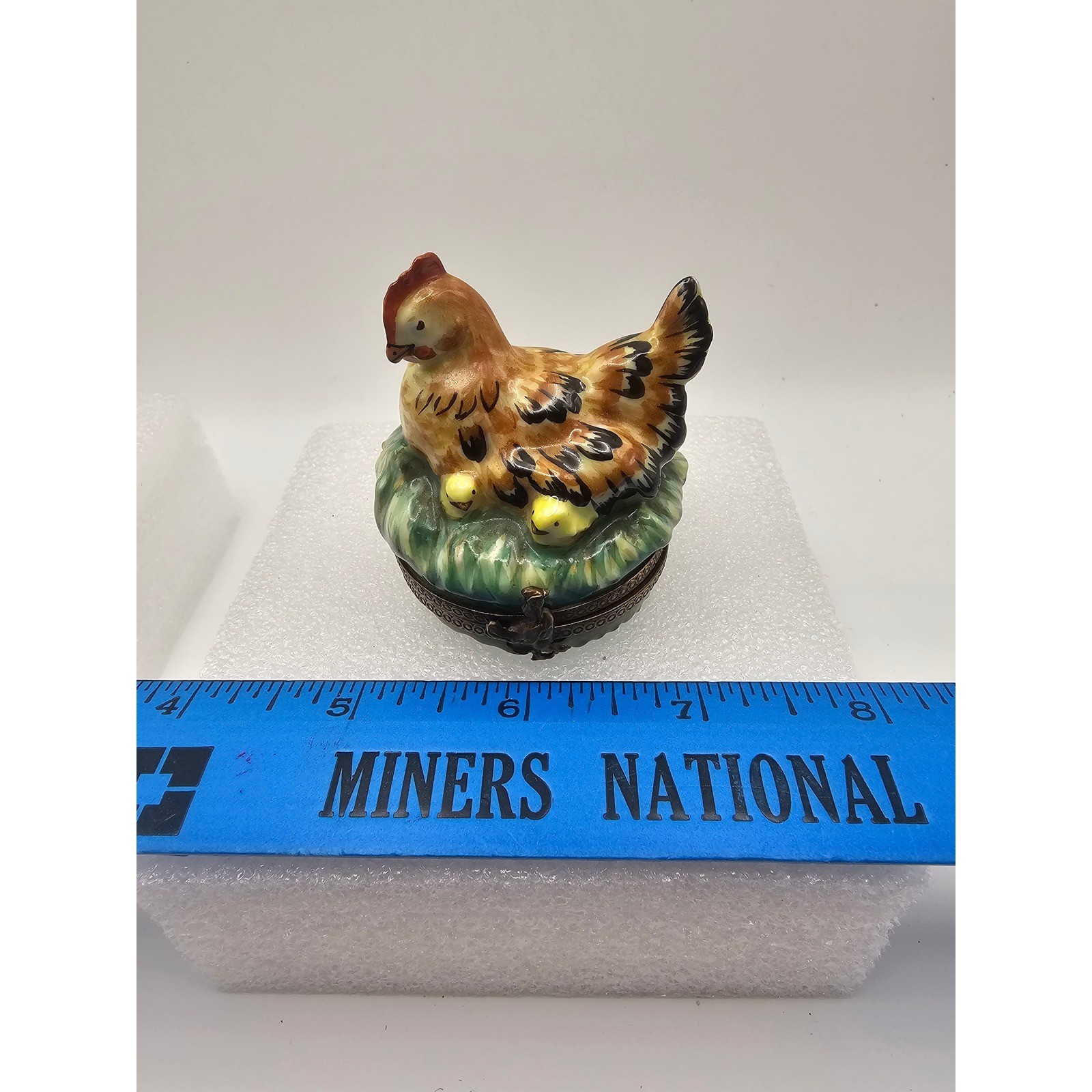 Limoges France Hen & Chicks Trinket Box Peint Main Porcelain Bird Clasp French Limoges France Hen & Chicks Trinket Box Peint Main Porcelain Bird Clasp French