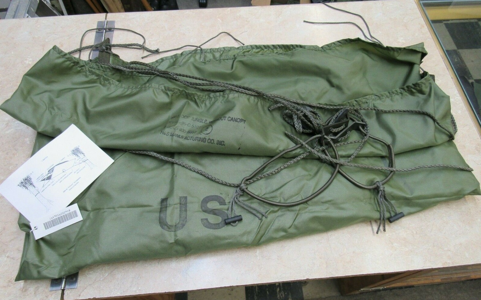 US M1966 Jungle Hammock Without Canopy Nylon 1995 Dated Vietnam Type NOS US M1966 Jungle Hammock Without Canopy Nylon 1995 Dated Vietnam Type NOS