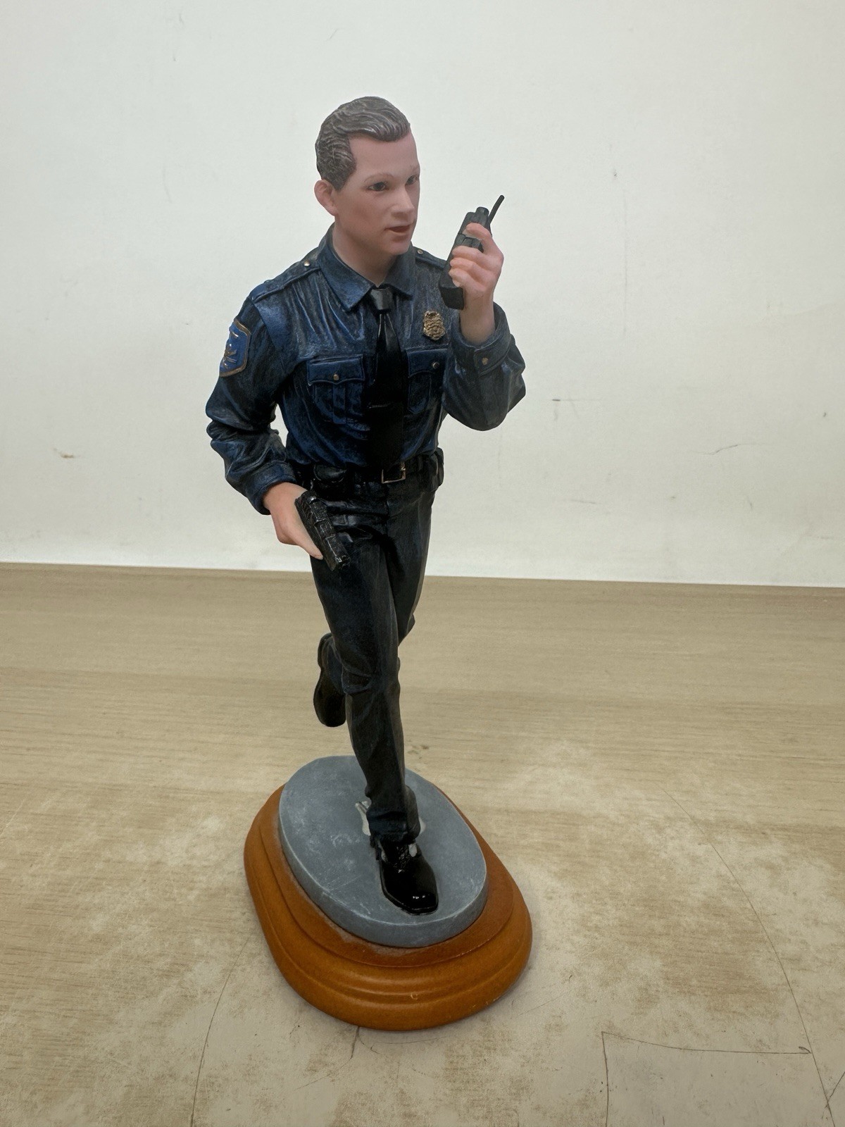 Vanmark Blue Hats Of Bravery Eminent Danger Limited 1st Edition Statue Of 2,500