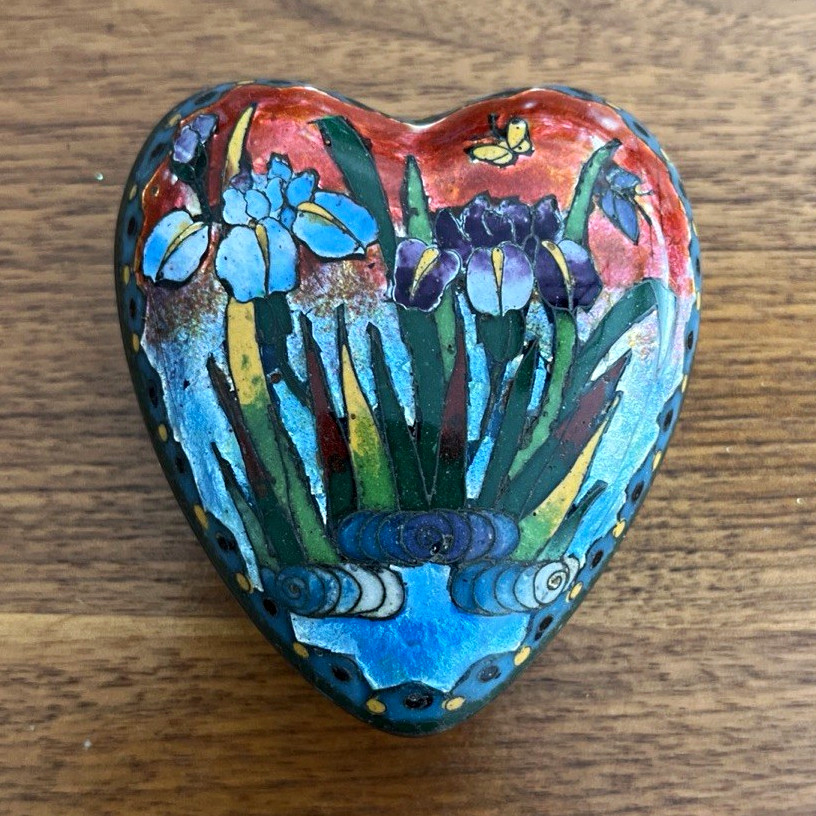 Vintage Hand-Painted Heart-Shaped Trinket Box w/ Lid, Floral Design & Butterfly Vintage Hand-Painted Heart-Shaped Trinket Box w/ Lid, Floral Design & Butterfly