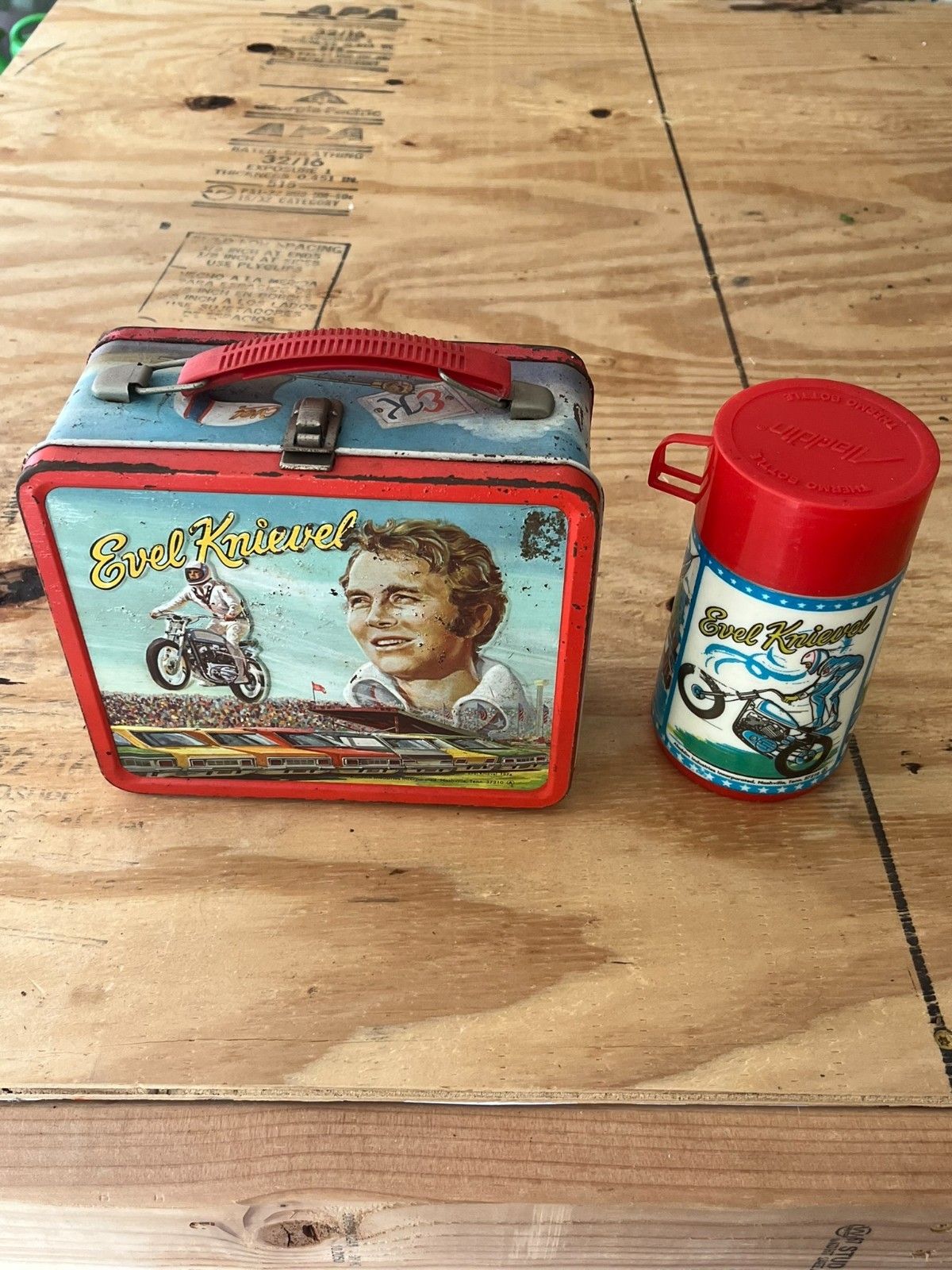 Vintage Evel Knievel 1974 Aladdin Metal Lunch Box with Thermos Vintage Evel Knievel 1974 Aladdin Metal Lunch Box with Thermos