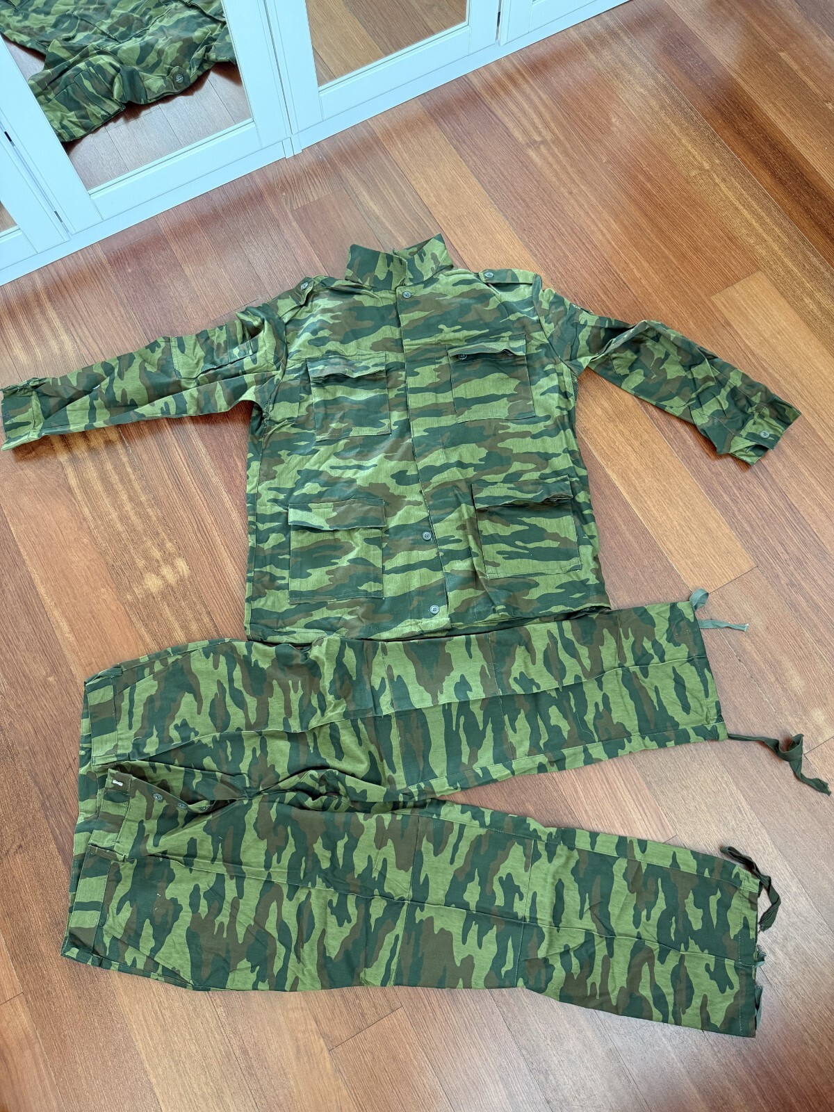 Russian Military Flora Summer Suit - Camouflage Set Size 56/5 Russian Military Flora Summer Suit - Camouflage Set Size 56/5