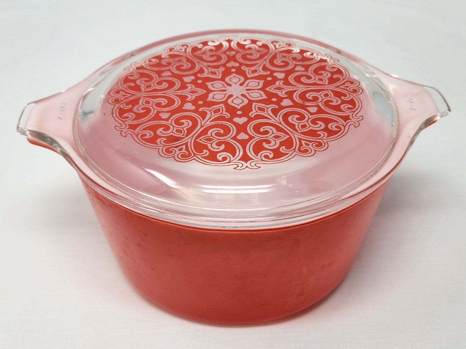 Vintage Pyrex 473 & 470-C Lid Red Celtic Floral Hearts Casserole Dish Vintage Pyrex 473 & 470-C Lid Red Celtic Floral Hearts Casserole Dish