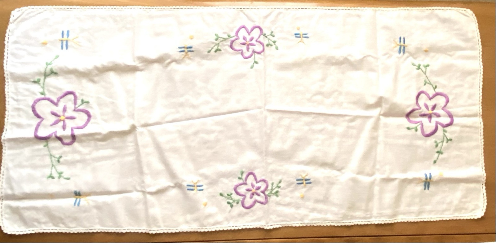 VTG TABLE RUNNER Crochet Edge White Linen 32x15” Handmade Embroidery Dragonfly VTG TABLE RUNNER Crochet Edge White Linen 32x15” Handmade Embroidery Dragonfly