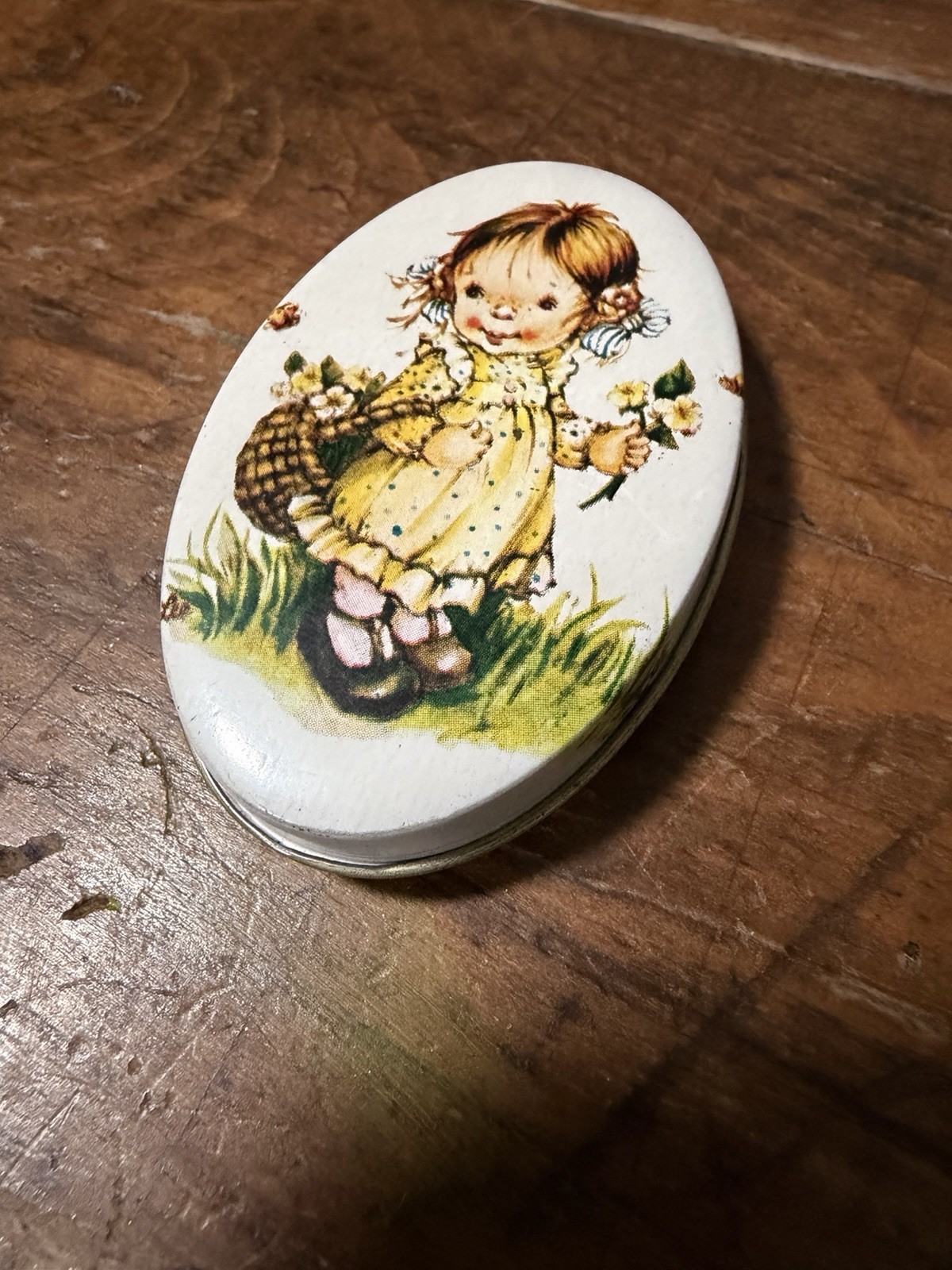 Vintage 1970s Sarah Kay Pocket Sewing Kit Tin with Original Contents Vintage 1970s Sarah Kay Pocket Sewing Kit Tin with Original Contents