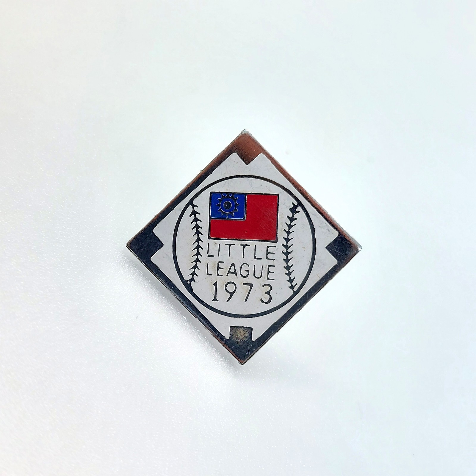 Vintage 1973 Little League Baseball Diamond Taiwan Flag Enamel Lapel Pin Vintage 1973 Little League Baseball Diamond Taiwan Flag Enamel Lapel Pin