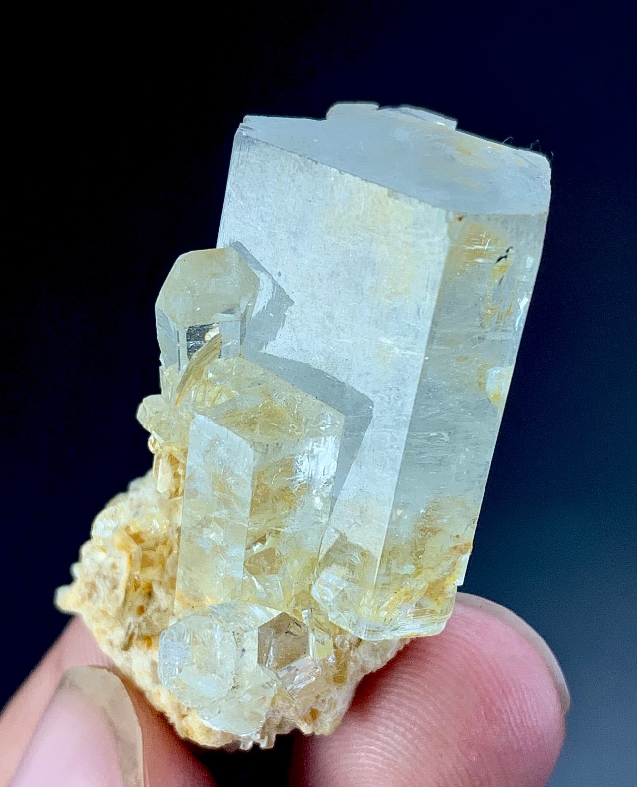 Aquamarine Crystal From Pakistan 125 Carat Aquamarine Crystal From Pakistan 125 Carat