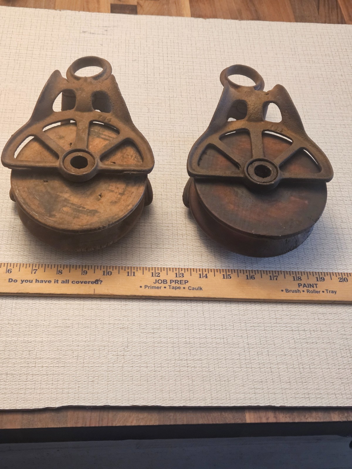 2 Antique Hudson #764 Wood and Cast Iron Pulley 5 1/2'' Wood Wheel Farm Decor 2 Antique Hudson #764 Wood and Cast Iron Pulley 5 1/2'' Wood Wheel Farm Decor