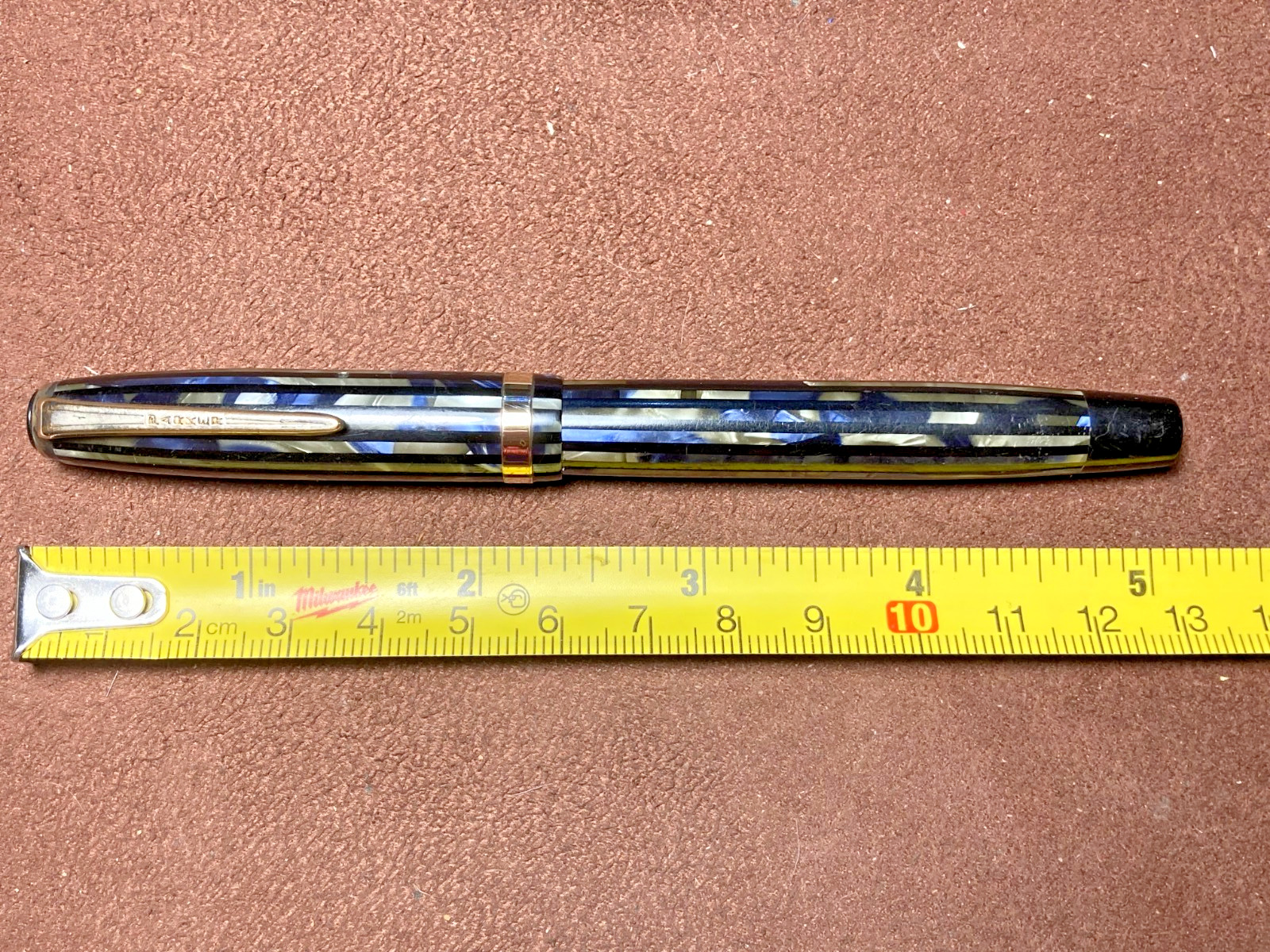 PARKER DUOVAC  BUTTON FILL FOUNTAIN PEN IN BLUE STRIPE