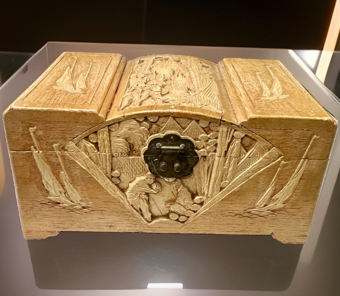 Antique Hand Carved Oriental Wood Relief Treasure Box Antique Hand Carved Oriental Wood Relief Treasure Box