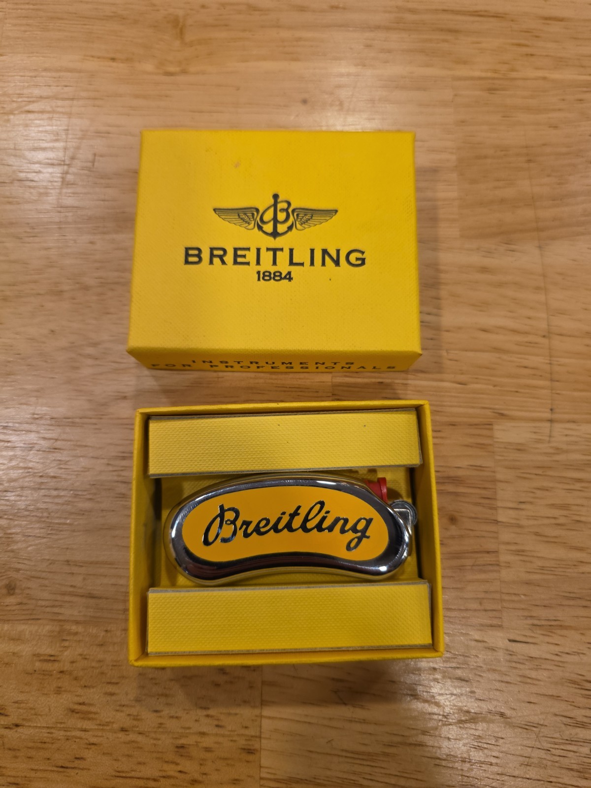 Breitling Collectible Vintage Steel Lighter Case Yellow Breitling Collectible Vintage Steel Lighter Case Yellow