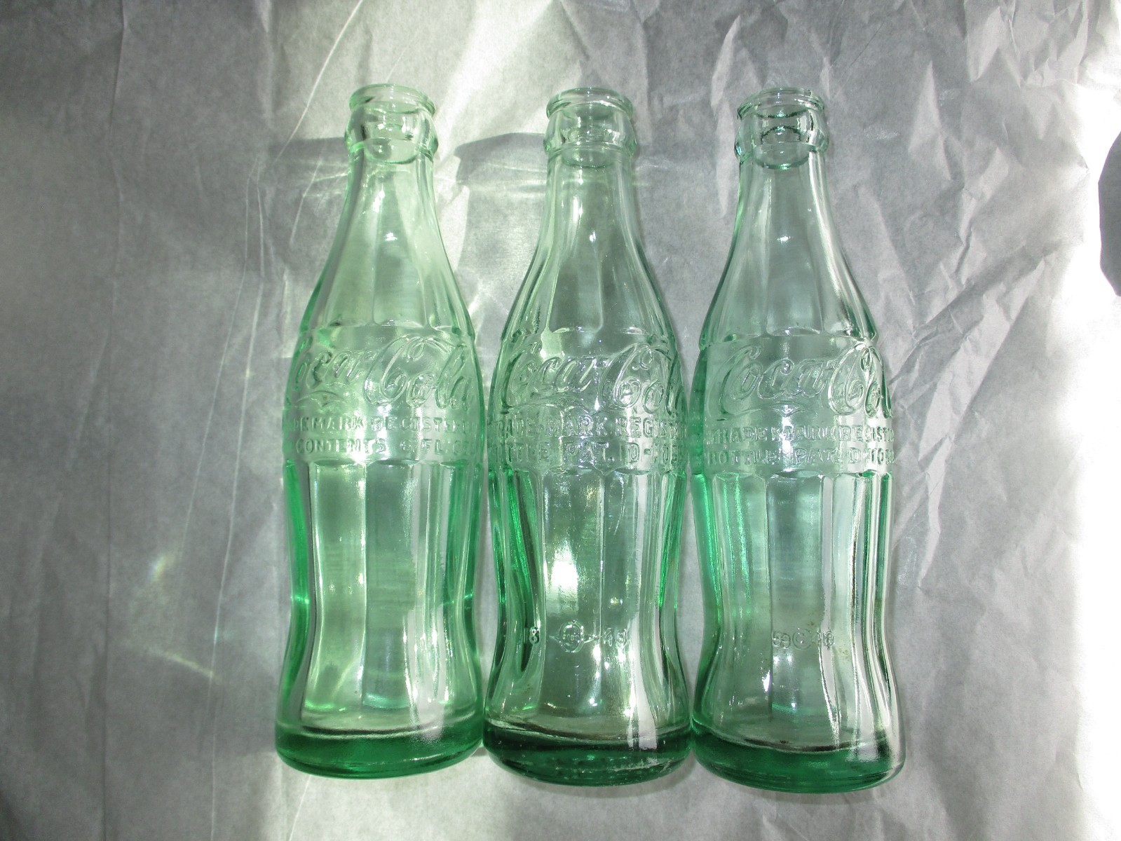 3 Vintage Coca Cola 6oz Coke Bottles Marked Chicago ILL on Bottom Collectible 3 Vintage Coca Cola 6oz Coke Bottles Marked Chicago ILL on Bottom Collectible
