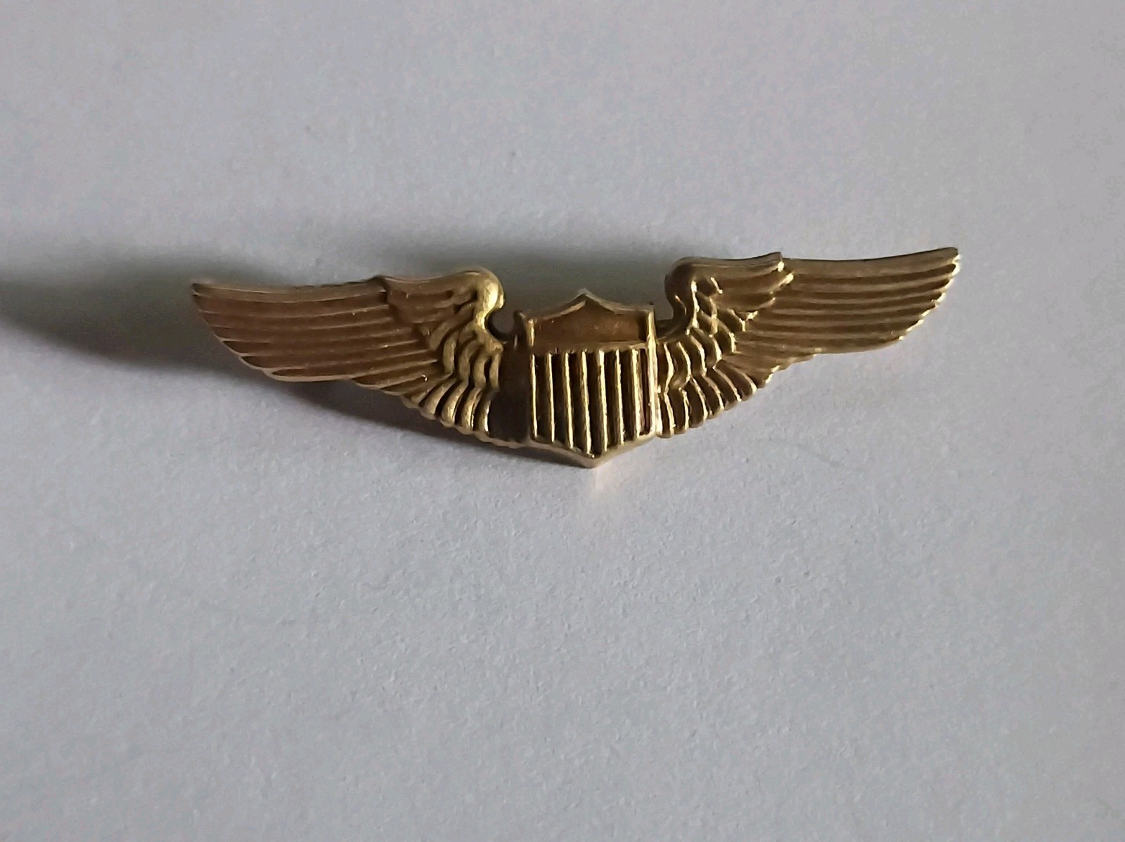ORIGINAL OFFICER FLIGHT INSTRUCTORS OVER SEAS HAT WING SOLID 10K GOLD-P.S Co. HM ORIGINAL OFFICER FLIGHT INSTRUCTORS OVER SEAS HAT WING SOLID 10K GOLD-P.S Co. HM