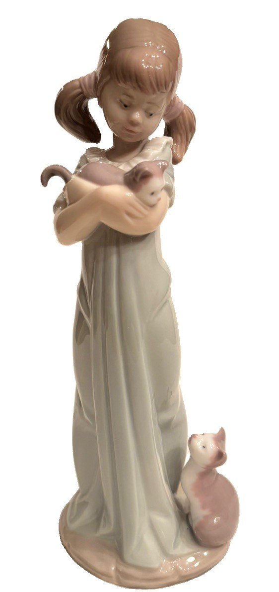 Lladro Figurine #5743 Don't Forget Me No Box Great Condition 1990 Lladro Figurine #5743 Don't Forget Me No Box Great Condition 1990