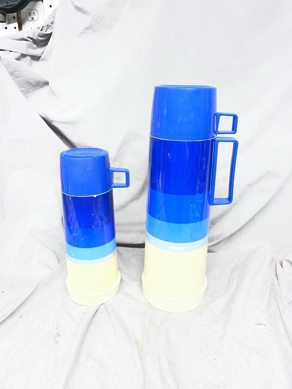 2 Vintage Blue Thermos Brand Thermos’s Good Condition 2 Vintage Blue Thermos Brand Thermos’s Good Condition