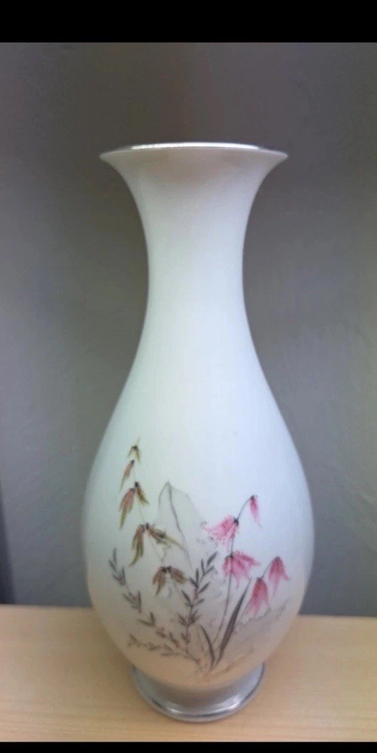 Vintage Royal Duchess Mountain Bell Pink Flowers Fine China Vase Bavaria 10" Vintage Royal Duchess Mountain Bell Pink Flowers Fine China Vase Bavaria 10"