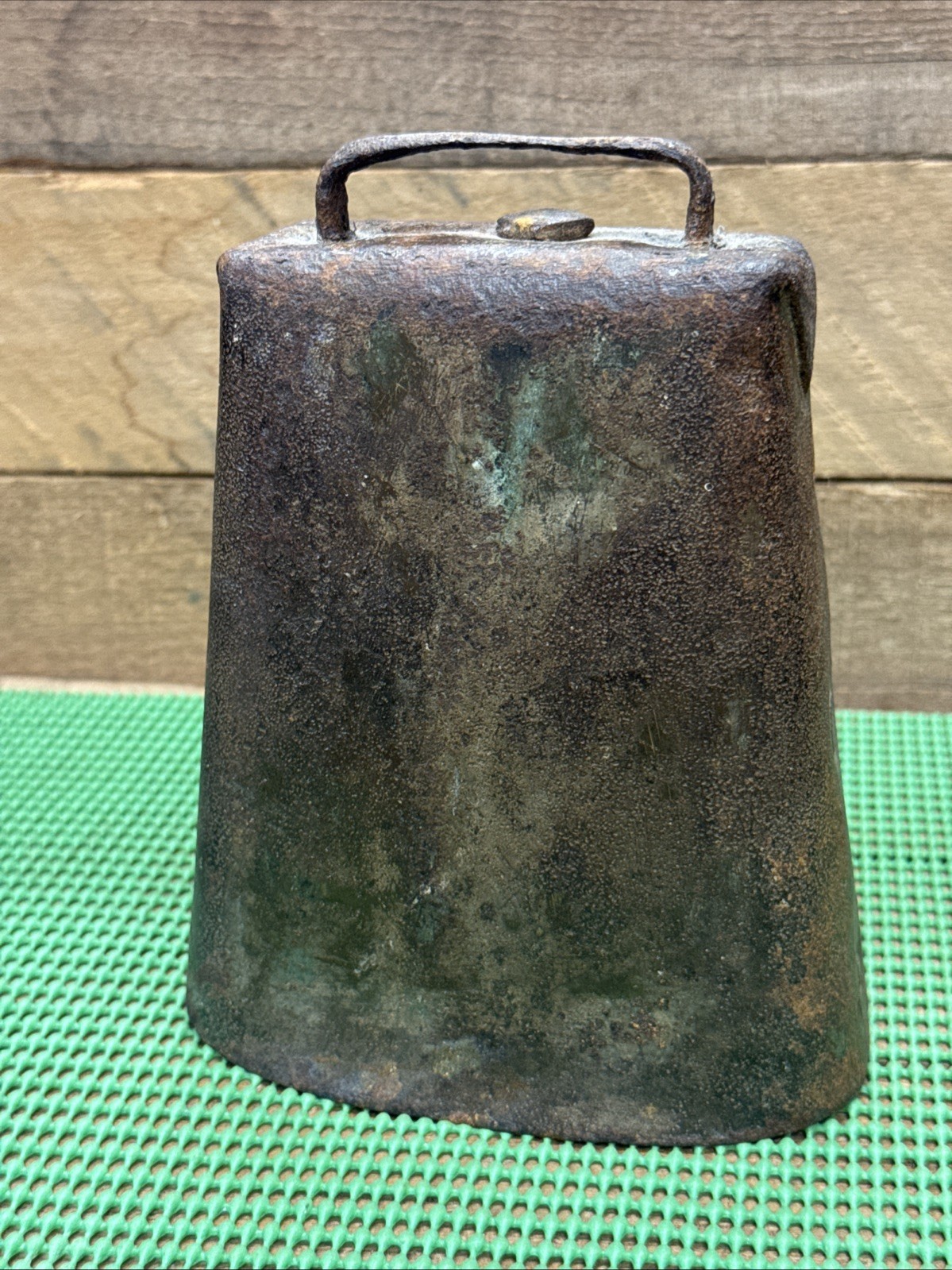 Antique Vintage Cow Bell Rustic Forged Primitive Folded Riveted Nice Sound 7” Antique Vintage Cow Bell Rustic Forged Primitive Folded Riveted Nice Sound 7”