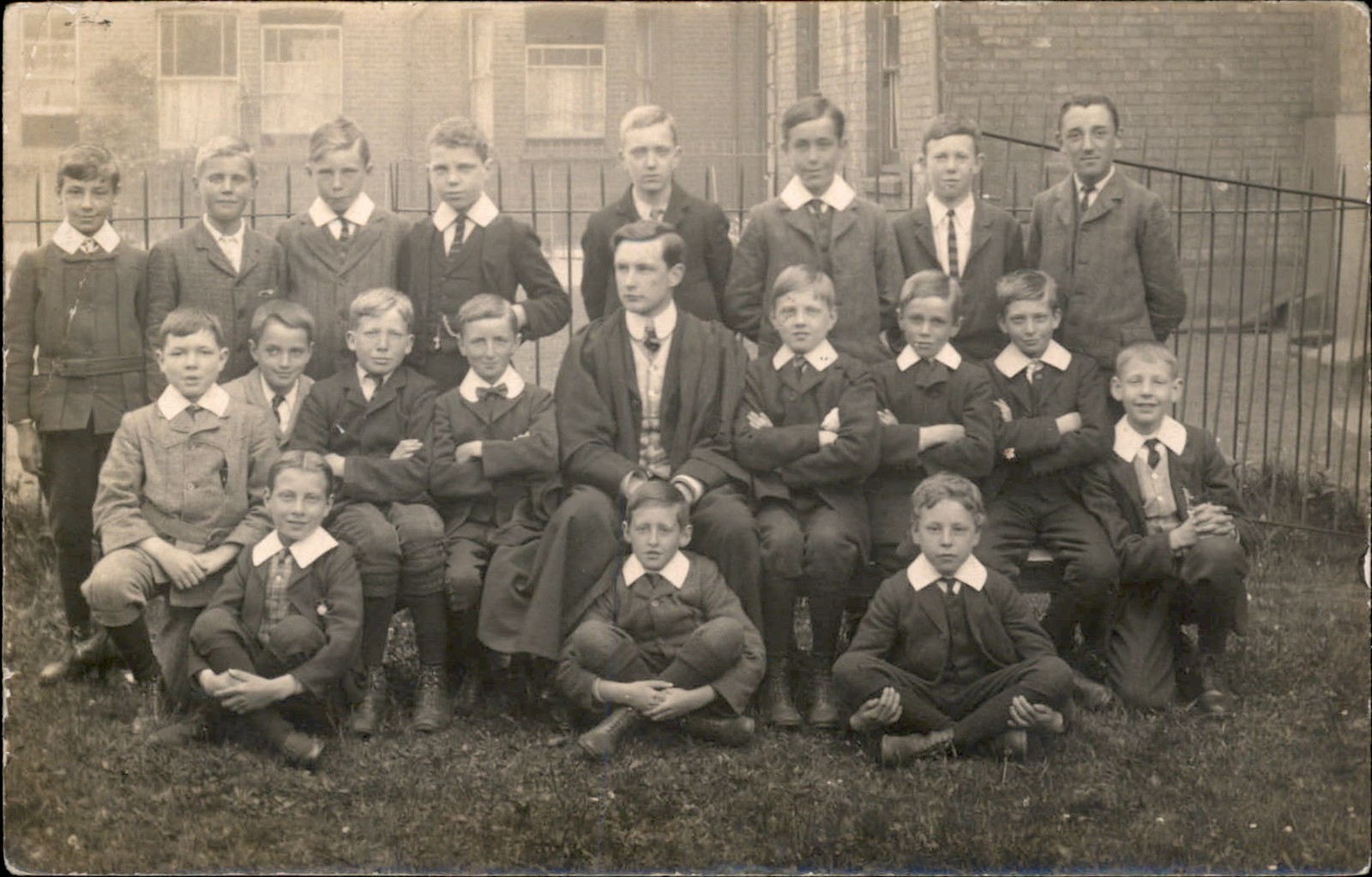Lowestoft England Students Class Portrait c1900s-10s Real Photo Vintage Postcard Lowestoft England Students Class Portrait c1900s-10s Real Photo Vintage Postcard