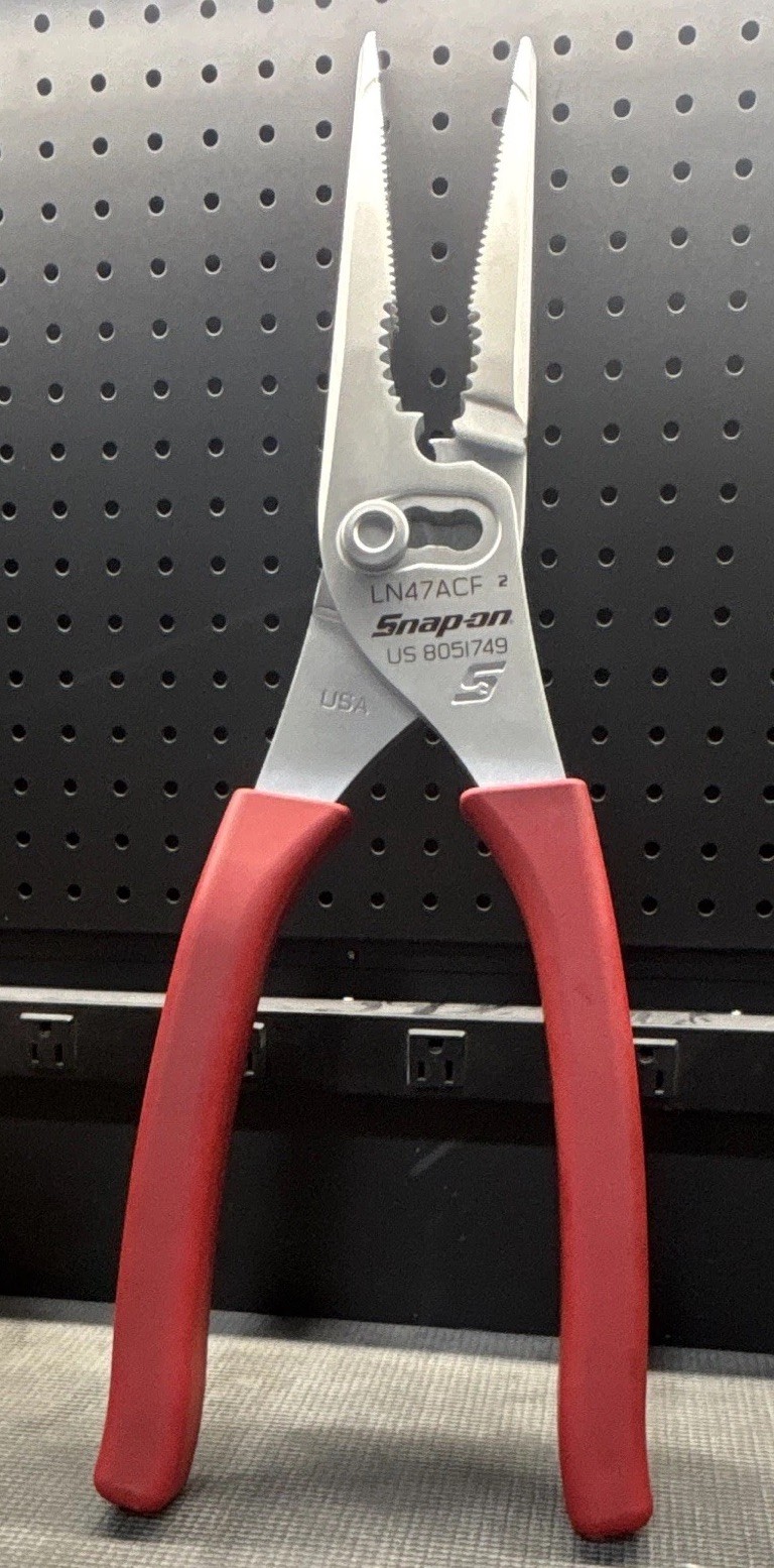 Snap-On LN47ACF Long Nose Slip Joint Pliers Red Rare Giant Display Wall Mount Snap-On LN47ACF Long Nose Slip Joint Pliers Red Rare Giant Display Wall Mount