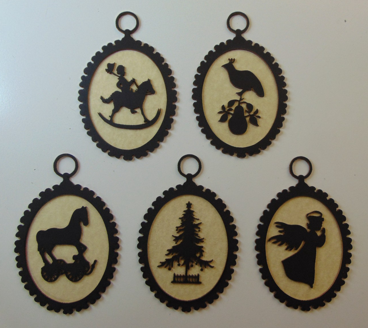 Vintage Madison Bay Co Set of 5 Colonial Paper Silhouette Ornaments #8030 NEW