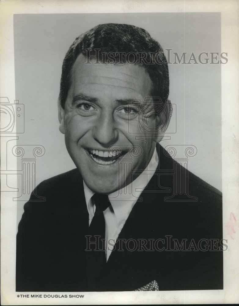 1966 Press Photo Soupy Sales co hosts "The Mike Douglas Show" - lrx58031 1966 Press Photo Soupy Sales co hosts "The Mike Douglas Show" - lrx58031