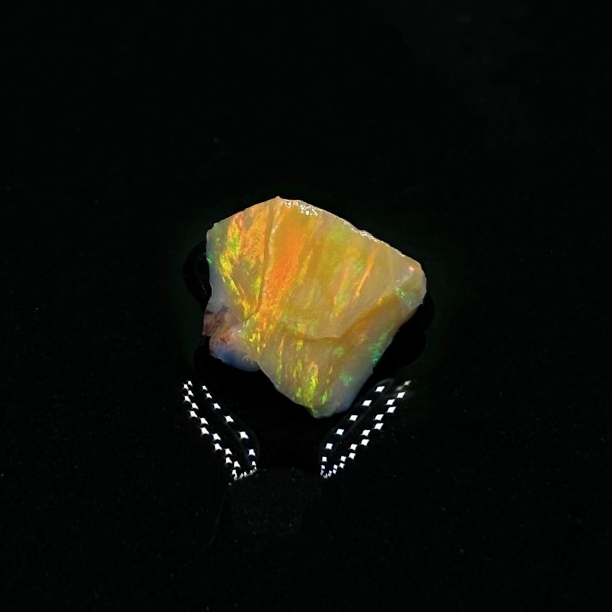 Jalisco Mexican Fire Color Strained Opal Stone Rough