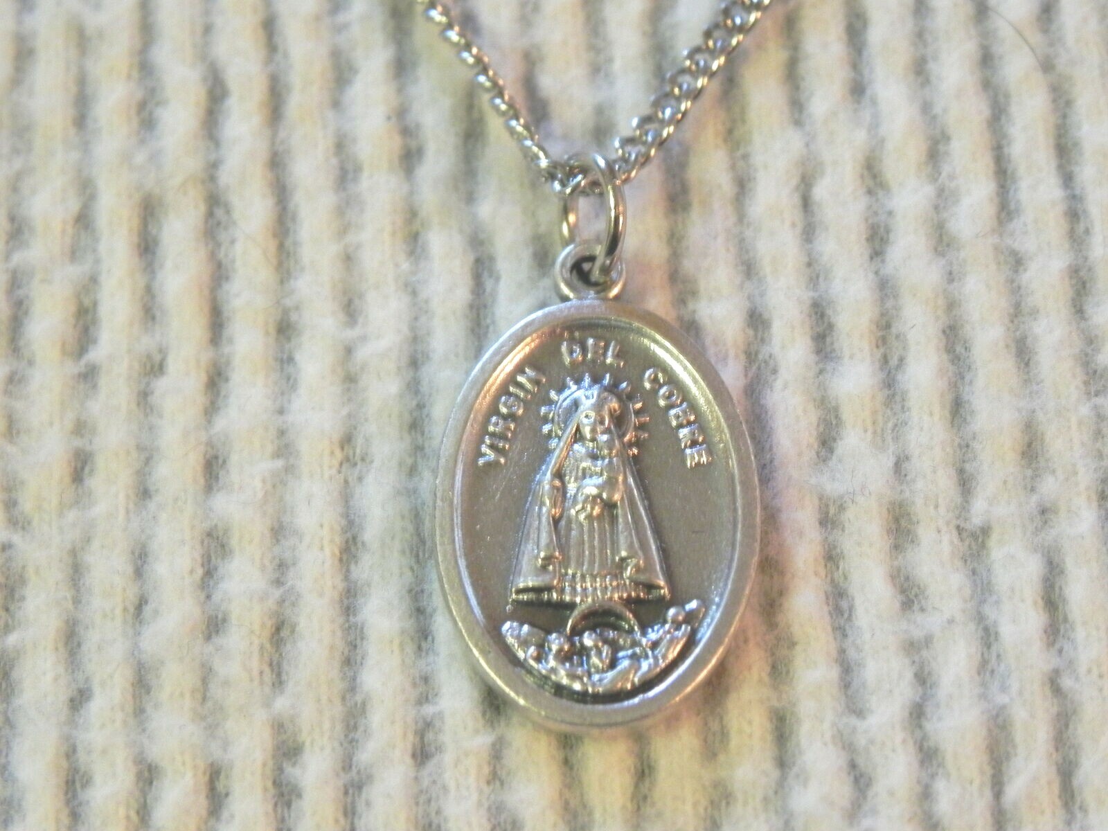 Virgin del Cobre medal necklace Cuba Cuban Virgen Senora Caridad medalla collar Virgin del Cobre medal necklace Cuba Cuban Virgen Senora Caridad medalla collar