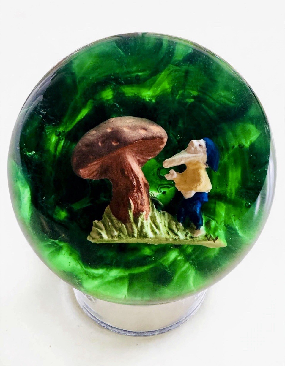 MINT Joe St Clair Gnome Mushroom Sulphide Paperweight Green Swirl SIGNED + Stand MINT Joe St Clair Gnome Mushroom Sulphide Paperweight Green Swirl SIGNED + Stand