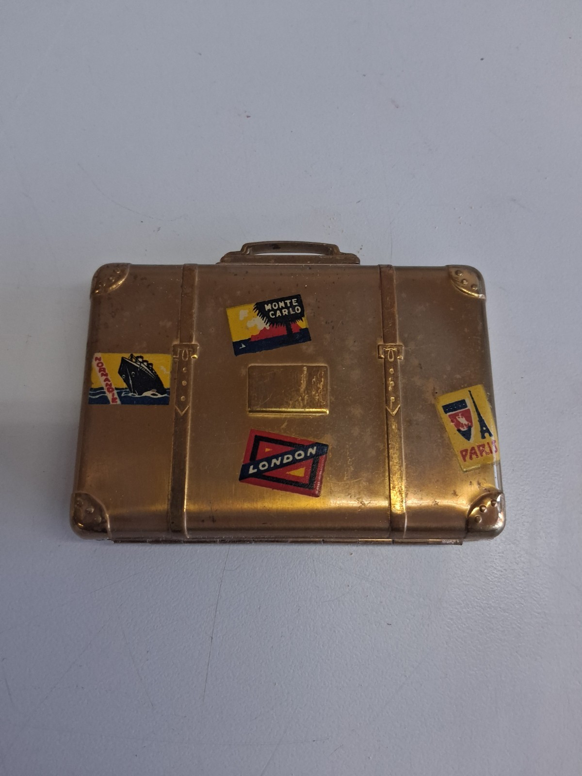 RARE Vintage Princess Suitcase Compact Powder Makeup Mirror w/Travel Stickers RARE Vintage Princess Suitcase Compact Powder Makeup Mirror w/Travel Stickers