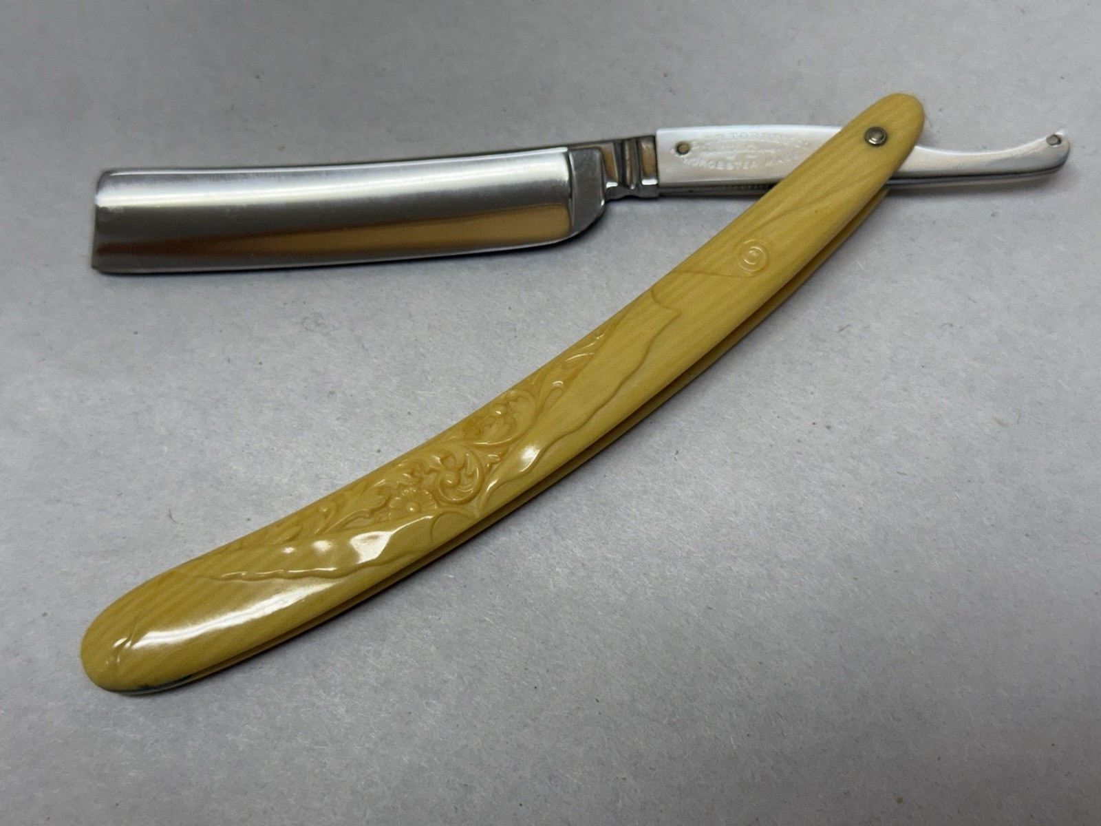 Rare USA J R Torrey Co 5/8 Straight Razor Mother of Pearl Inlay Over Tang & Tail Rare USA J R Torrey Co 5/8 Straight Razor Mother of Pearl Inlay Over Tang & Tail