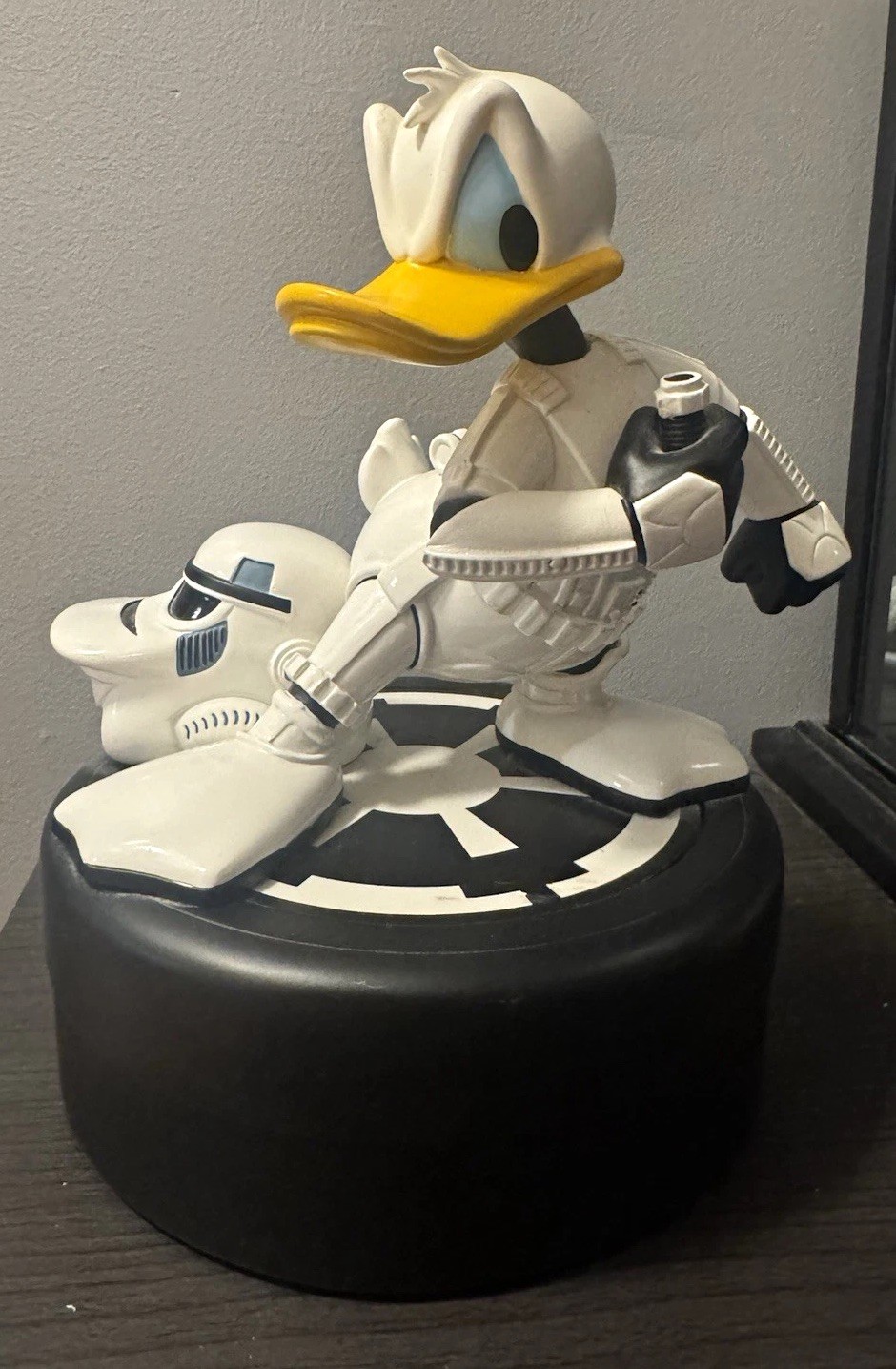 Walt Disney Donald Duck as Storm Trooper Star Wars Weekends Figurine Statue Walt Disney Donald Duck as Storm Trooper Star Wars Weekends Figurine Statue