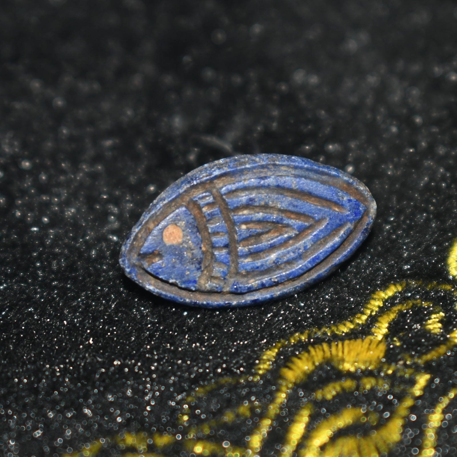Ancient Near Eastern Lapis Lazuli Stone Amulet Fish Bead in good Condition Ancient Near Eastern Lapis Lazuli Stone Amulet Fish Bead in good Condition