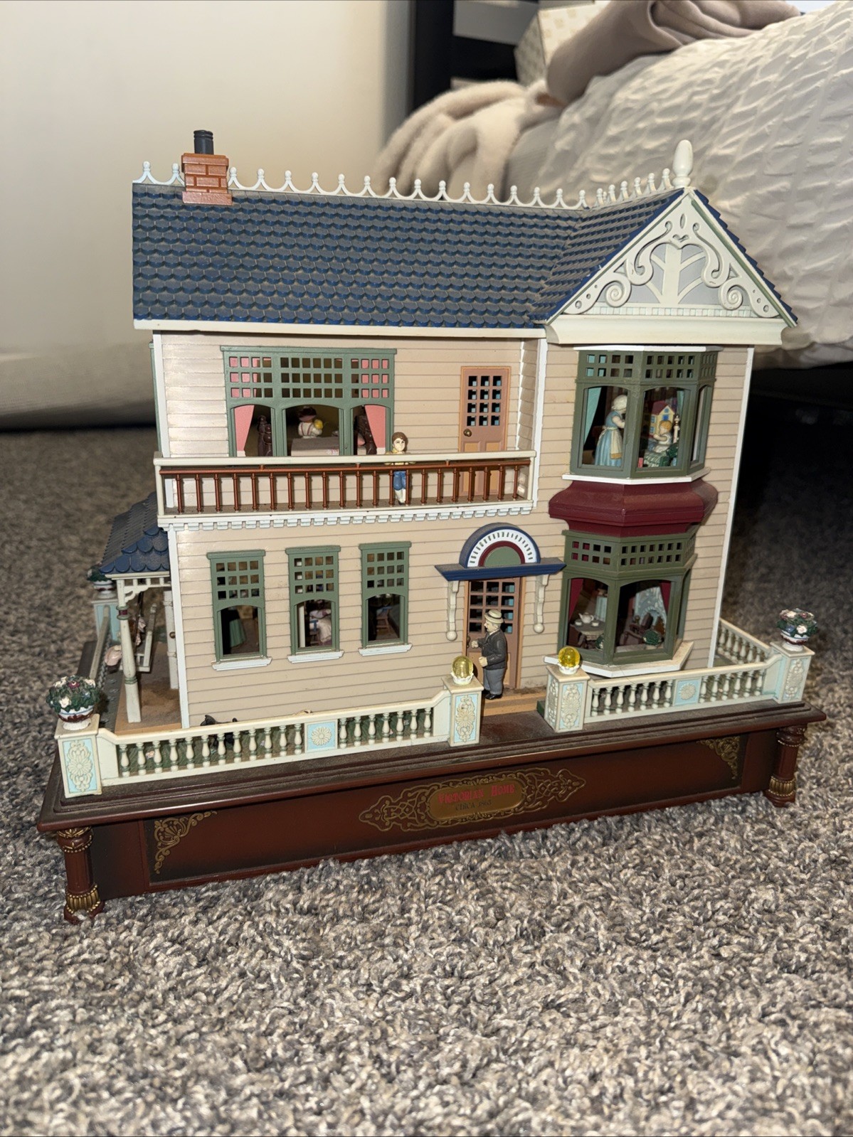 VTG 1991 Enesco Victorian Vignette Animated Action Musical Working Doll House VTG 1991 Enesco Victorian Vignette Animated Action Musical Working Doll House