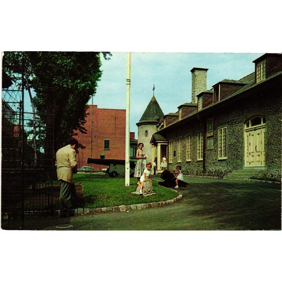 Vintage UNIC Montreal Chateau Ramezay Postcard Canada History CNR Photo 3817 Vintage UNIC Montreal Chateau Ramezay Postcard Canada History CNR Photo 3817