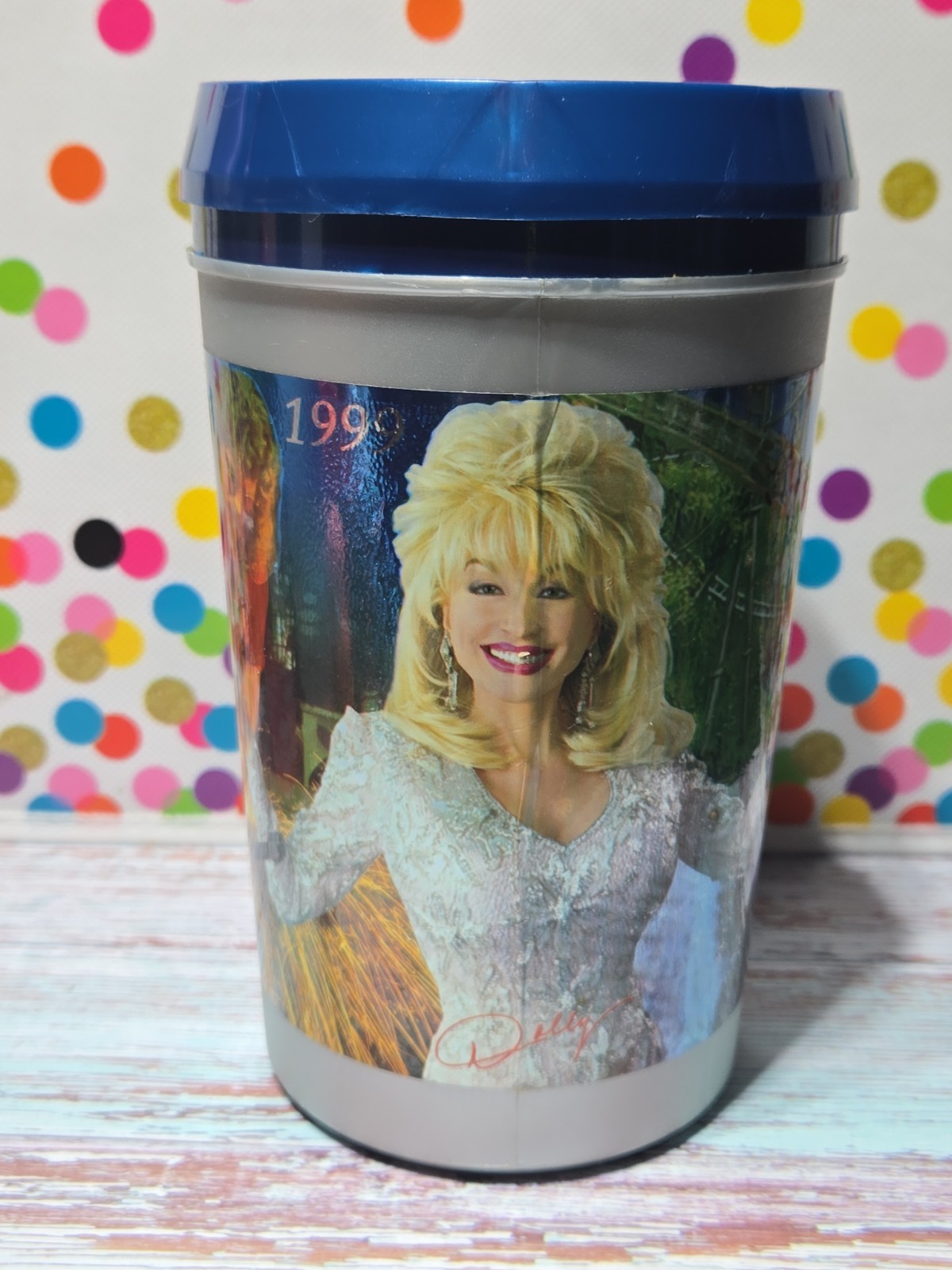 Dolly Parton 1999 Dollywood Large Plastic Travel Mug With Lid Dolly Parton 1999 Dollywood Large Plastic Travel Mug With Lid