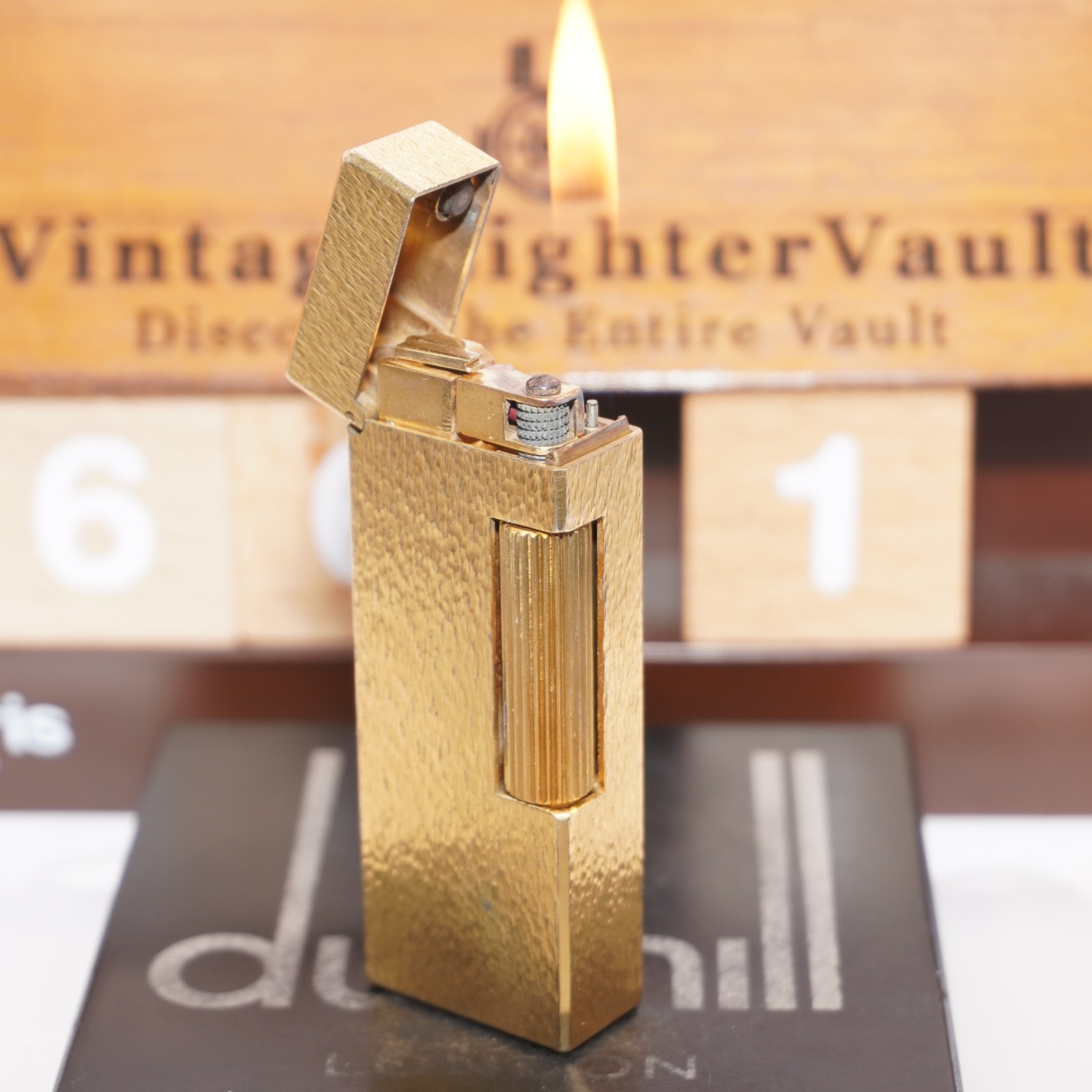 Dunhill Roller Gas Lighter Gold Sand Pattern _Ultrasonically Cleaned_Working