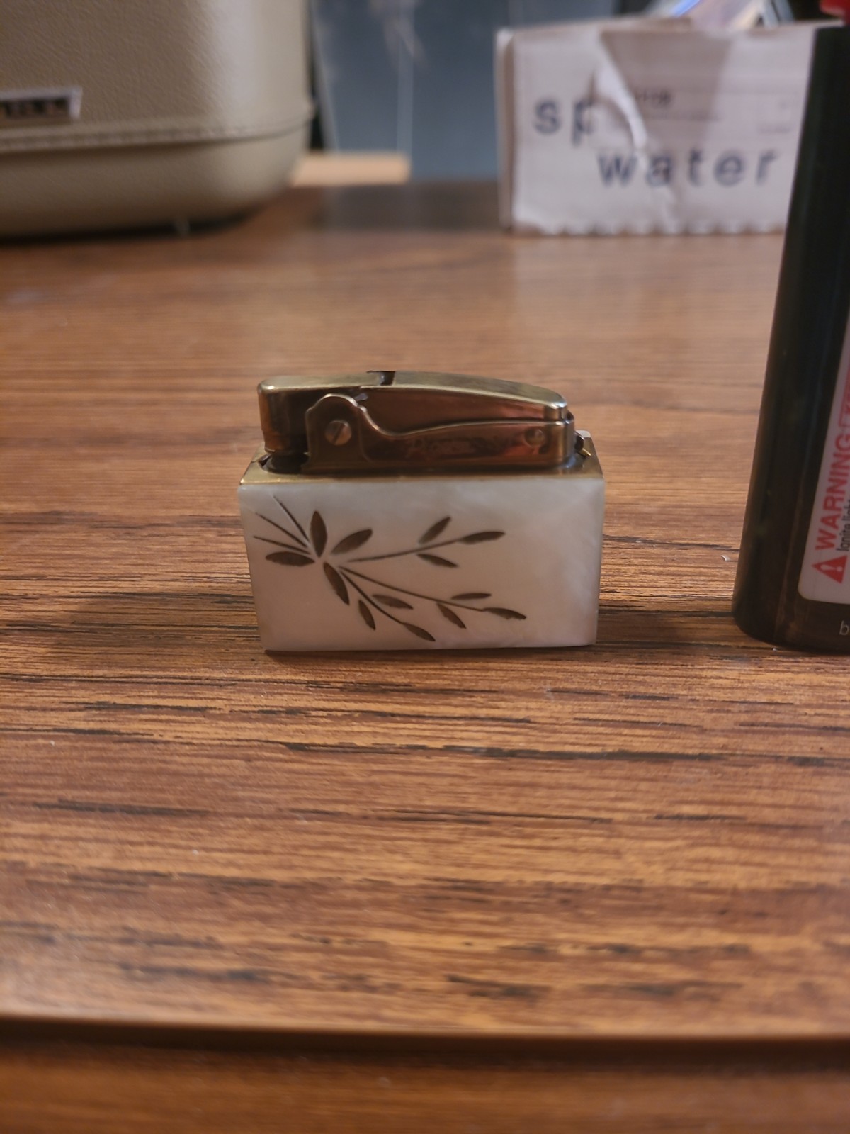 VINTAGE SMALL PIGEON AUTOMATIC SUPER LIGHTER MOTHER OF PEARL FLOWER JAPAN