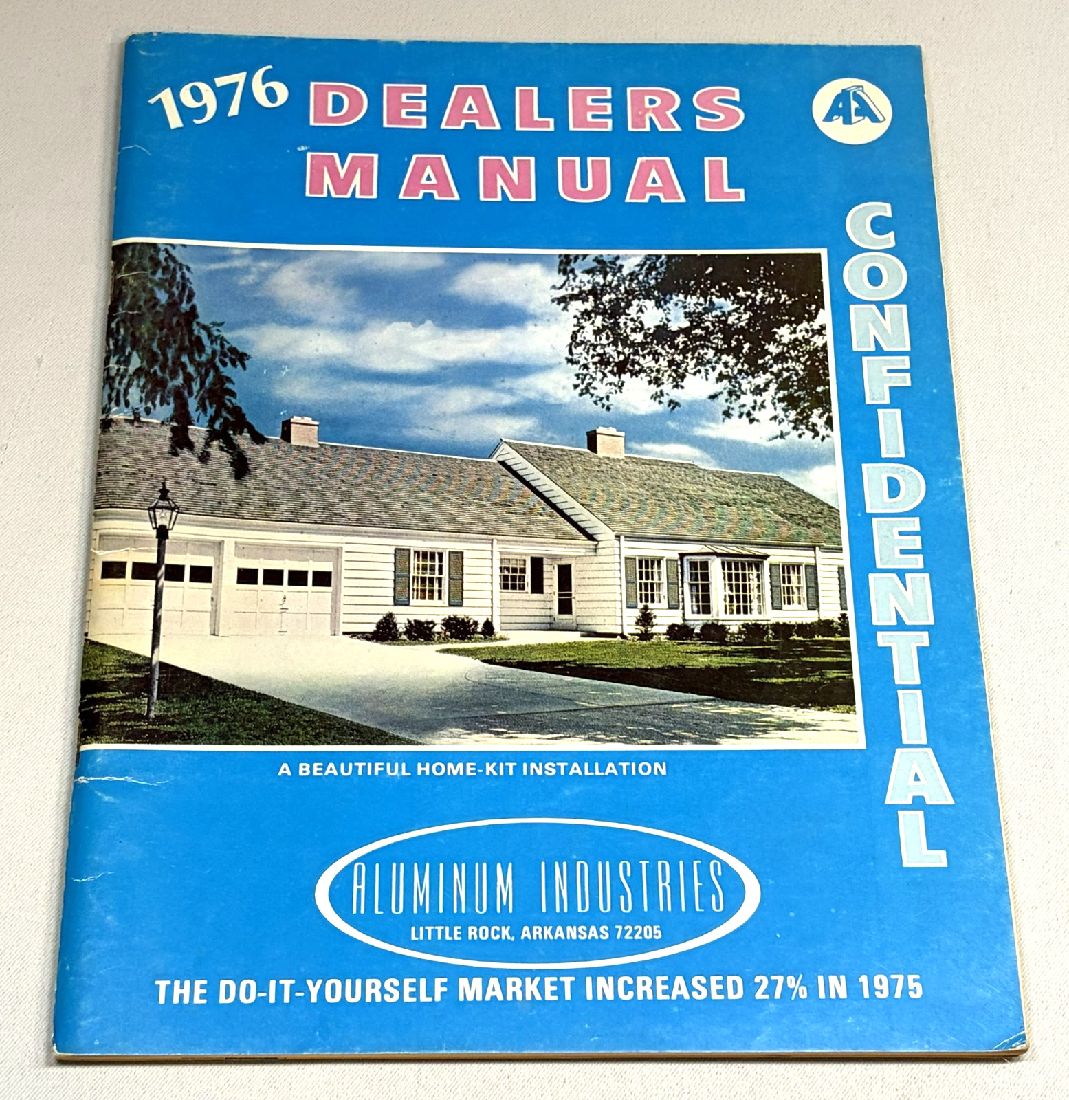 Vintage 1976 Aluminum Industries Dealers Manual Little Rock Arkansas Siding DIY Vintage 1976 Aluminum Industries Dealers Manual Little Rock Arkansas Siding DIY