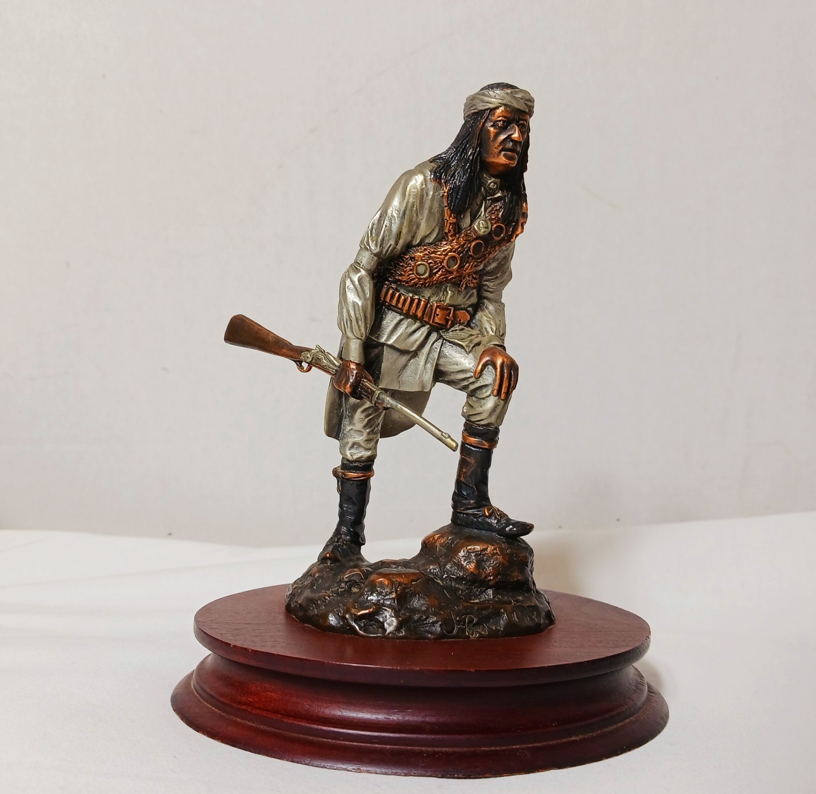 Legends APACHE SCOUT Native American Indian Figurine Payette 1989 Mixed Media Legends APACHE SCOUT Native American Indian Figurine Payette 1989 Mixed Media