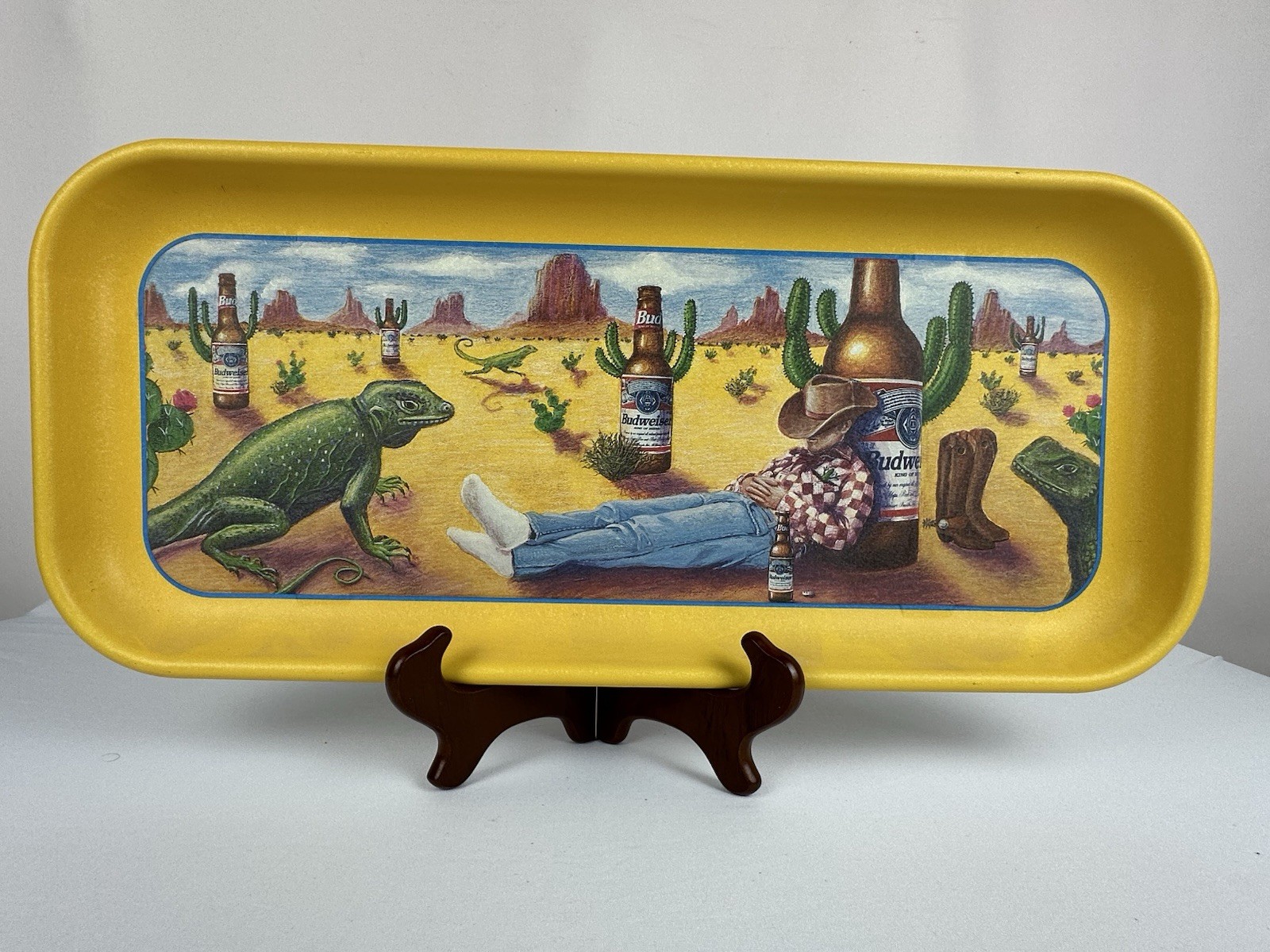 VINTAGE 1996 METAL BUDWEISER COWBOY CACTUS IGUANA DESERT THEMED SERVING TRAY VINTAGE 1996 METAL BUDWEISER COWBOY CACTUS IGUANA DESERT THEMED SERVING TRAY