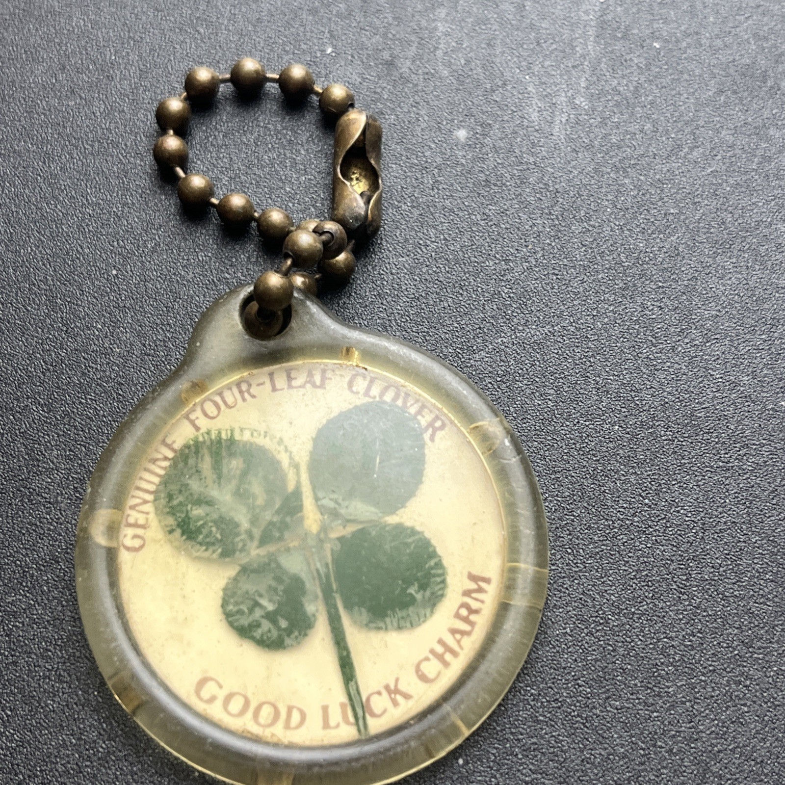 VTG GENUINE 4 LEAF CLOVER LUCKY KEYCHAIN FOB ADVERTISING QUAKER STATE MOTOR OIL VTG GENUINE 4 LEAF CLOVER LUCKY KEYCHAIN FOB ADVERTISING QUAKER STATE MOTOR OIL