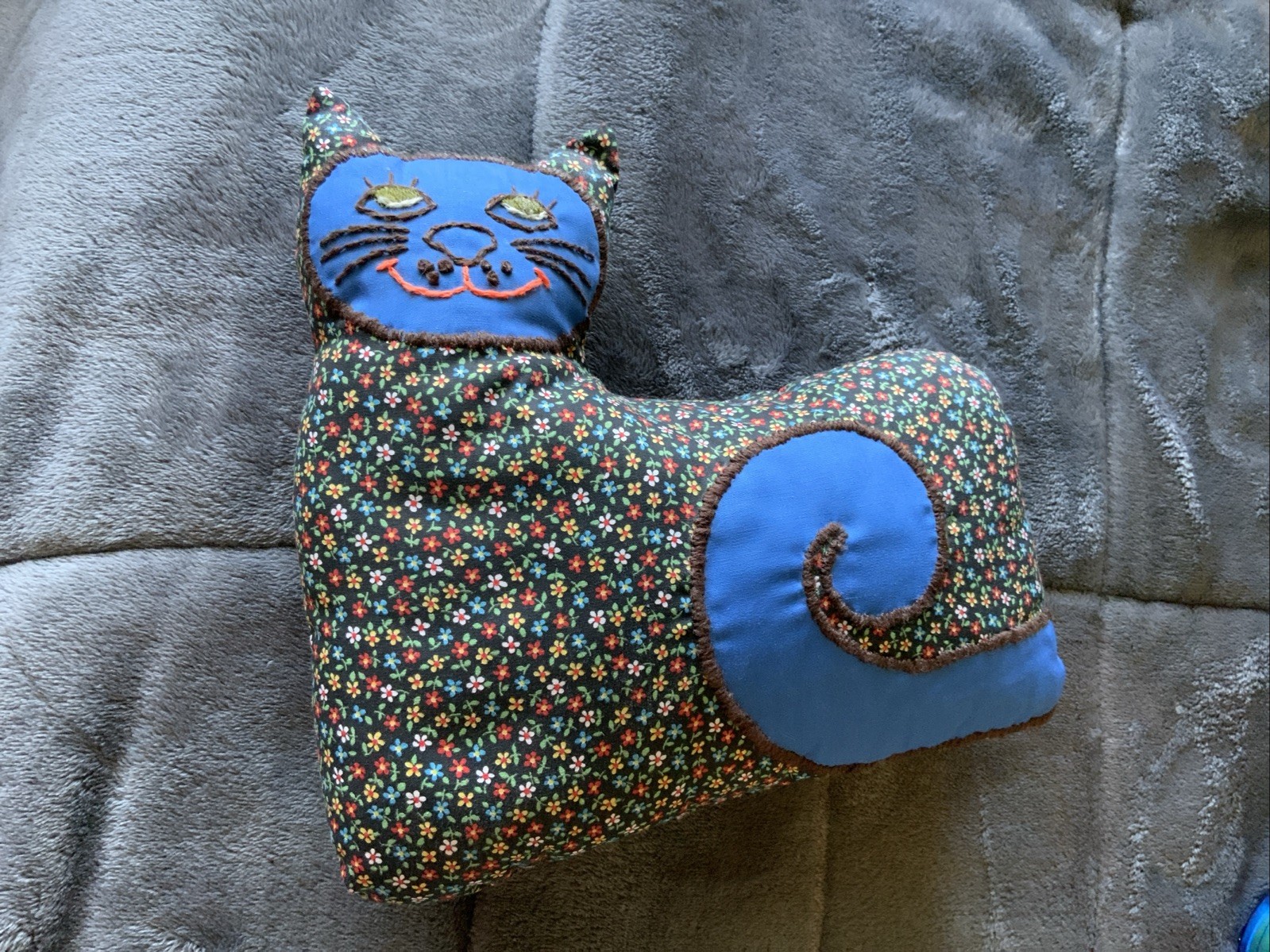 VTG 70's Hand Made Stuffed Fabric Flower Power Kitty Cat Blue Folk Art LARGE 11" VTG 70's Hand Made Stuffed Fabric Flower Power Kitty Cat Blue Folk Art LARGE 11"