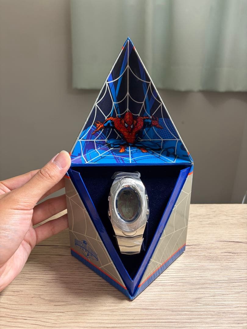 Ultra Rare Limited 100pcs USJ Spider-Man Digital Watch Not for Sale Ultra Rare Limited 100pcs USJ Spider-Man Digital Watch Not for Sale