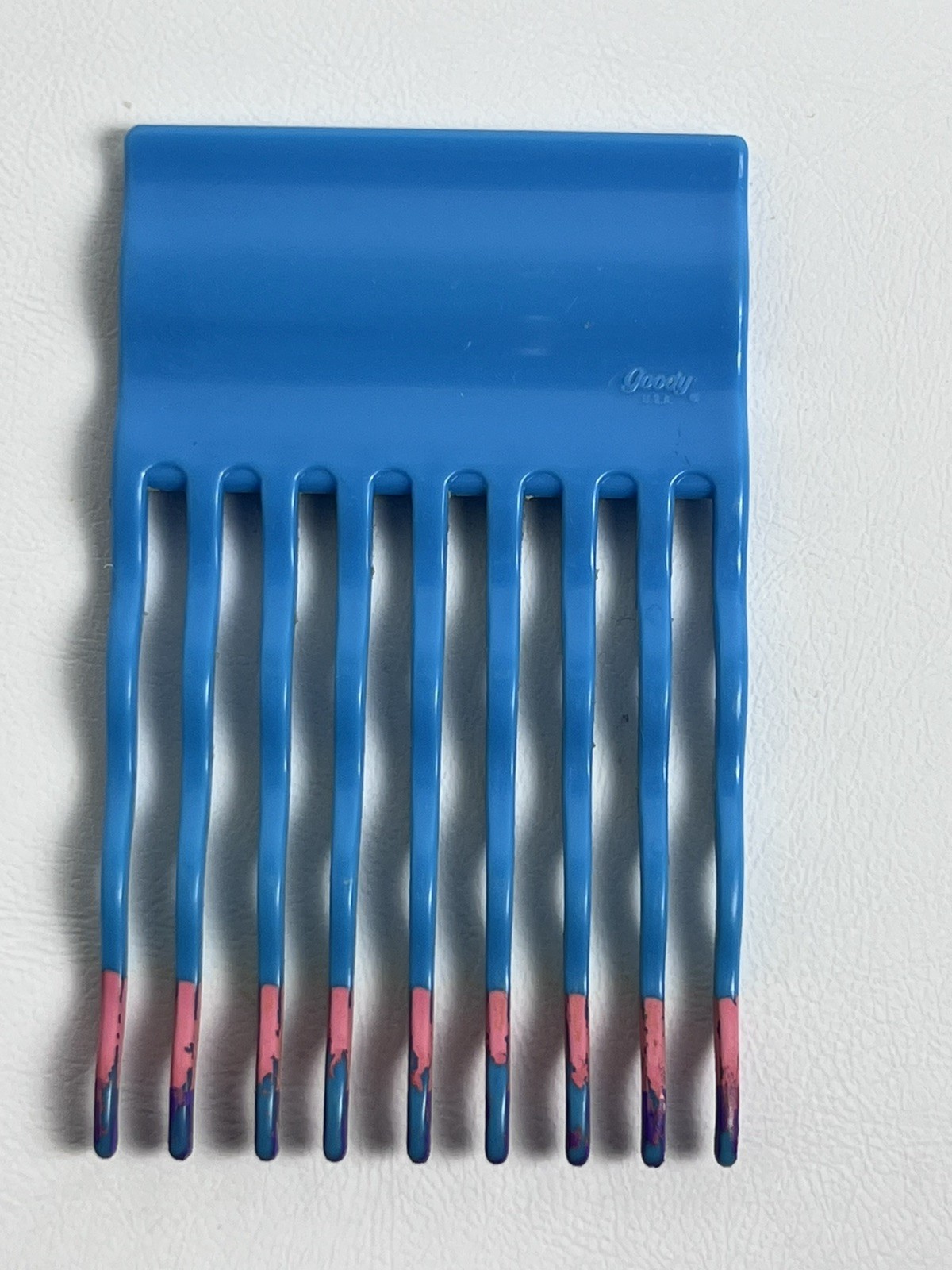 2 VTG 1990s Goody Hair Lift Picks Comb Colored Tips Wavy READ 2 VTG 1990s Goody Hair Lift Picks Comb Colored Tips Wavy READ