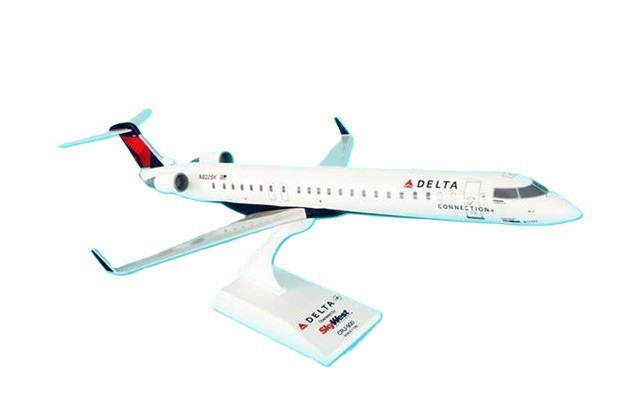 Skymarks SKR504 Delta Connection Skywest CRJ-900 N822SK Desk 1/100 Jet Model New